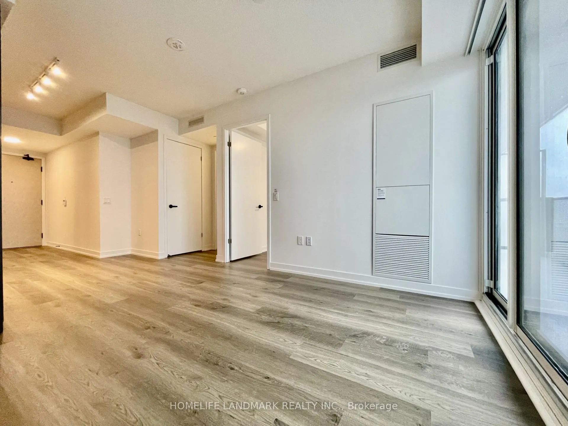Photo 5 of Unit 3509, 195 Commerce Street, Vaughan, Vaughan Corporate Centre — HOMEH