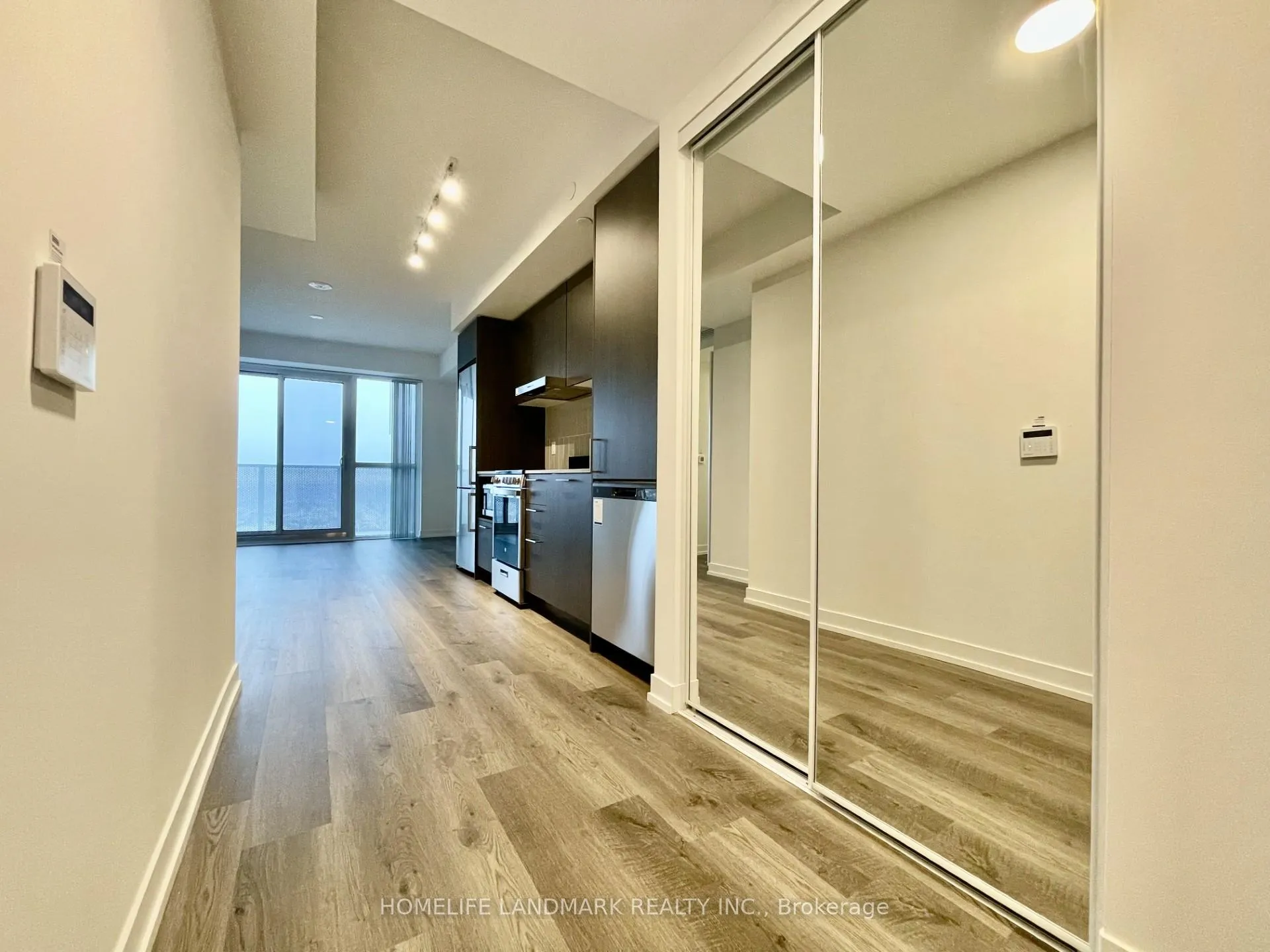 Photo 6 of Unit 3509, 195 Commerce Street, Vaughan, Vaughan Corporate Centre — HOMEH