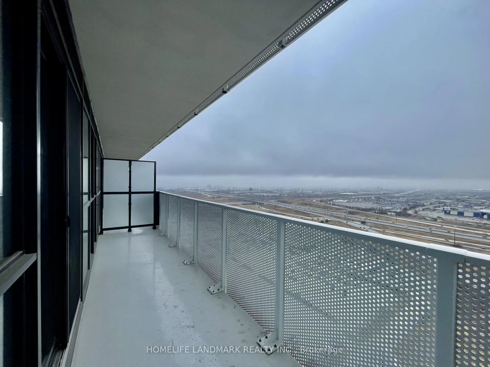 Photo 13 of Unit 3509, 195 Commerce Street, Vaughan, Vaughan Corporate Centre — HOMEH