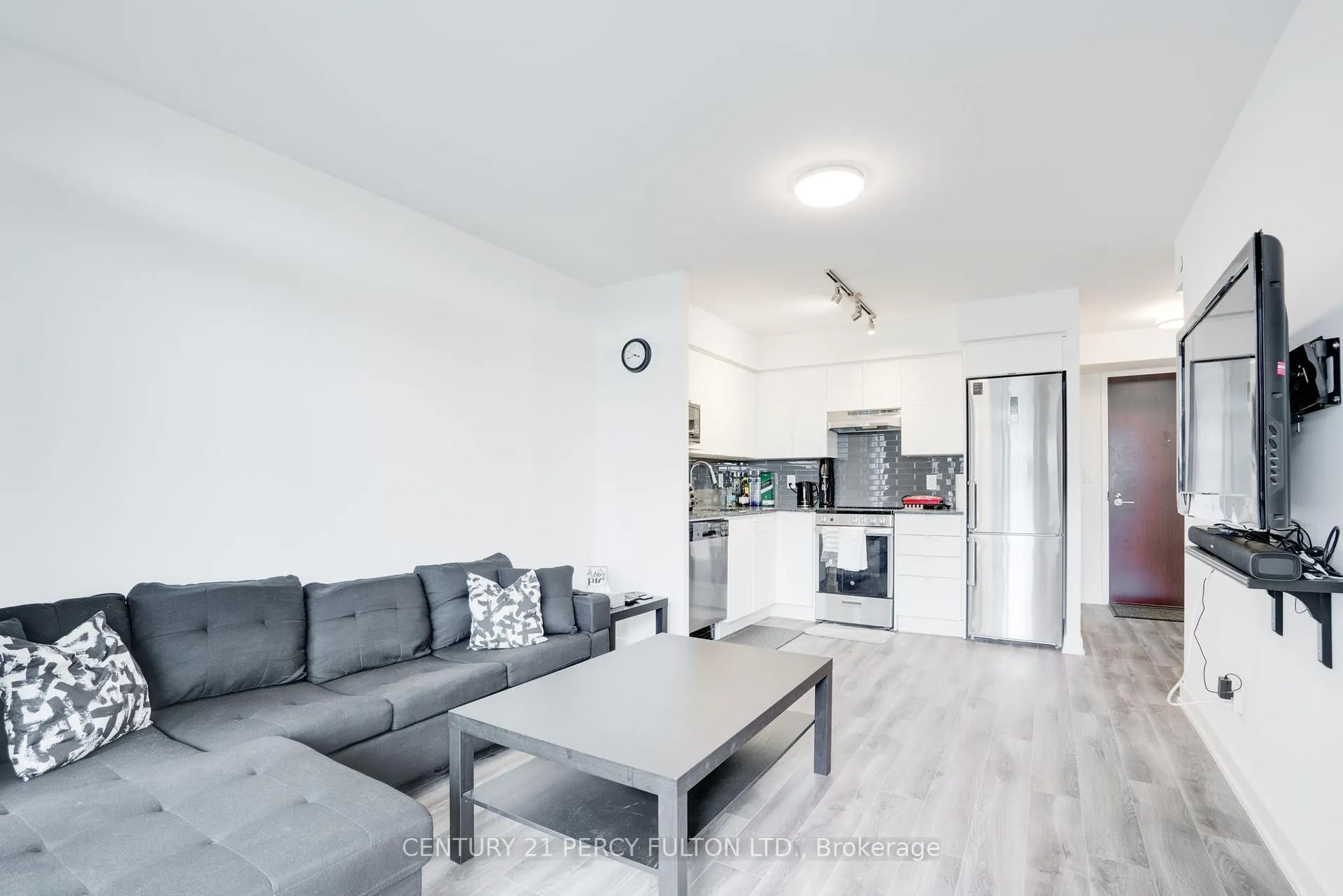 Photo 4 of Unit 516, 120 Varna Drive, Toronto, Englemount-Lawrence — HOMEH