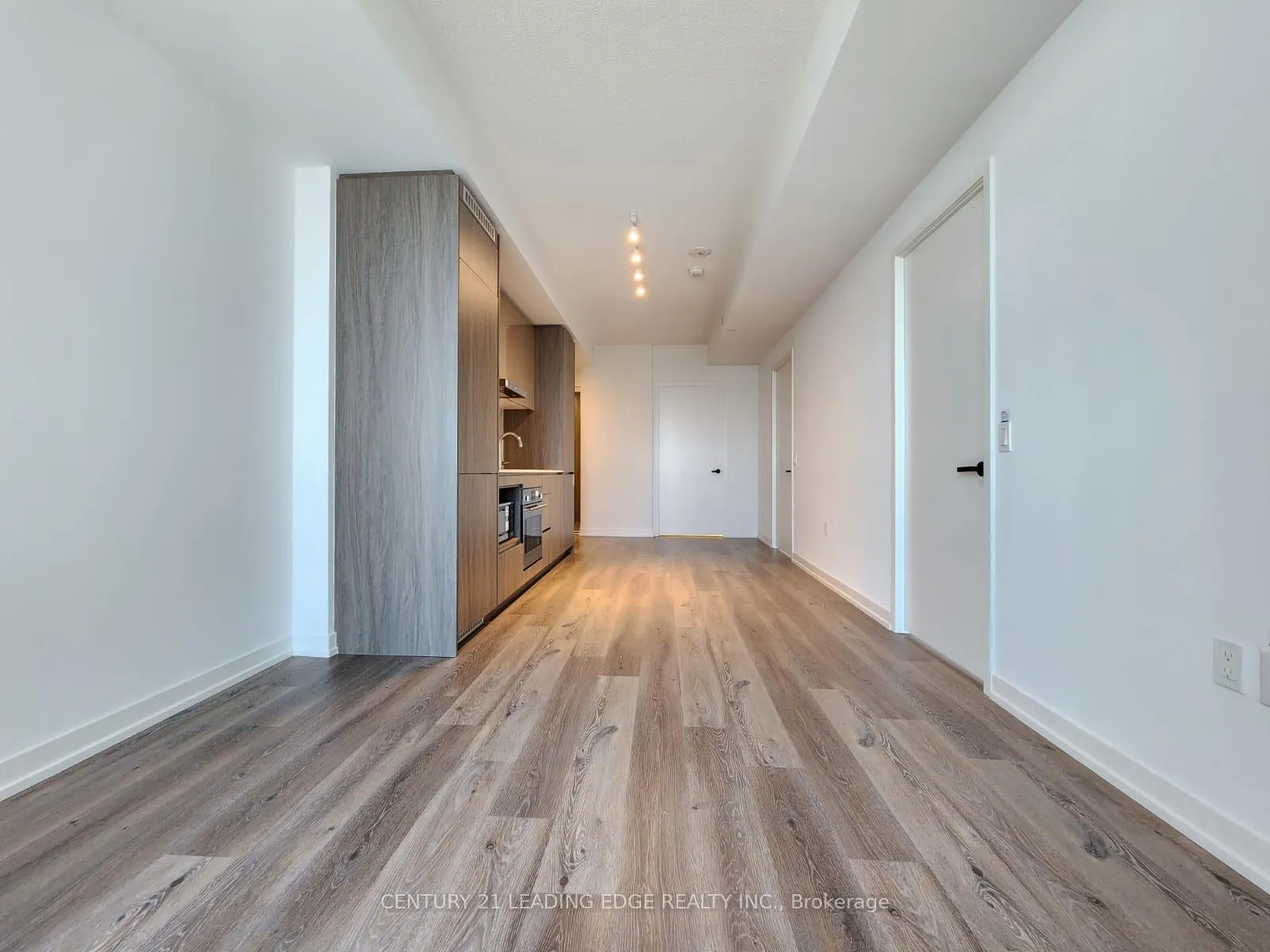 Photo 22 of Unit 4210, 28 Interchange Way, Vaughan, Vaughan Corporate Centre — HOMEH