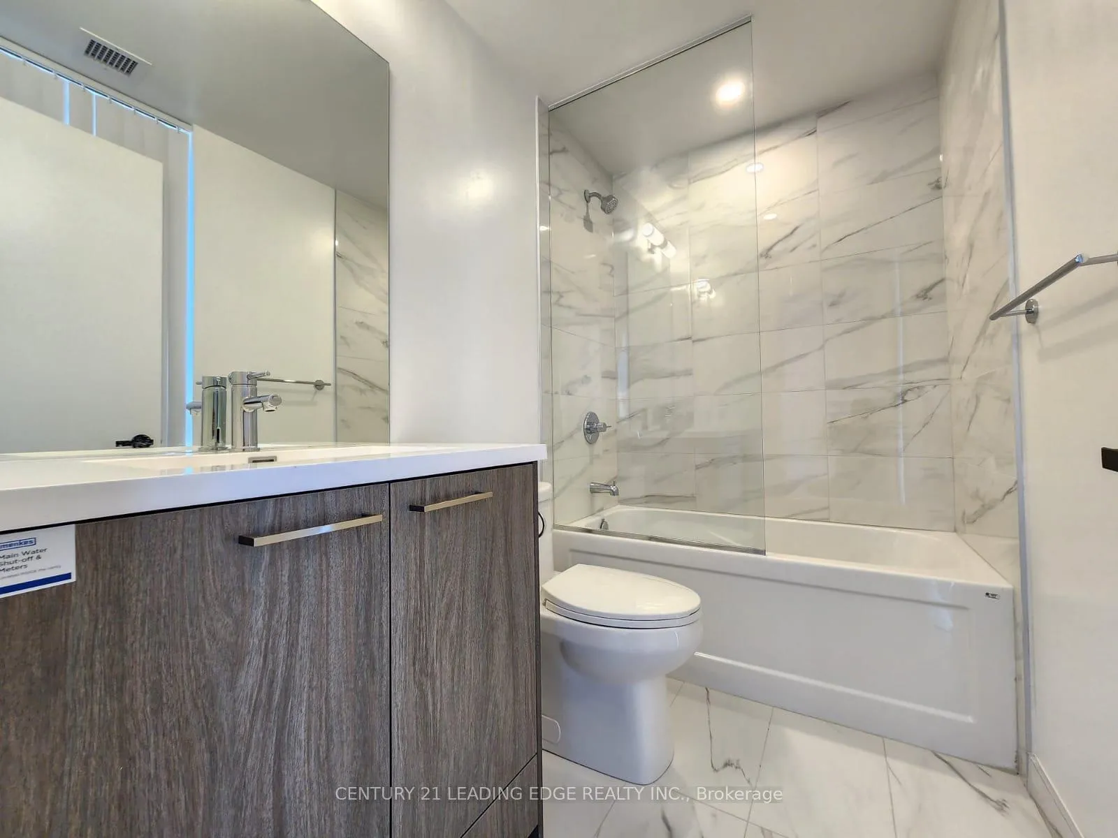 Photo 28 of Unit 4210, 28 Interchange Way, Vaughan, Vaughan Corporate Centre — HOMEH