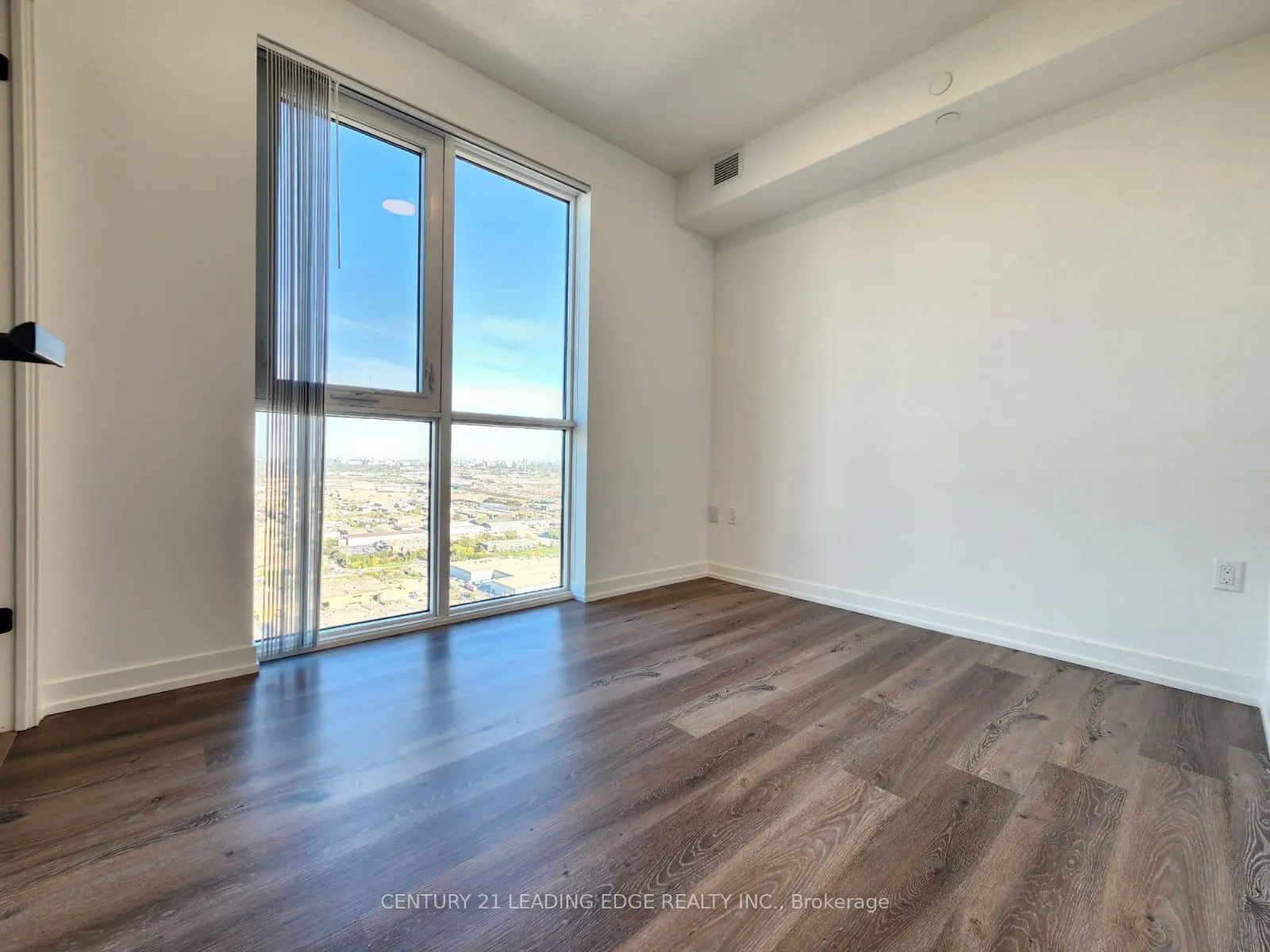Photo 29 of Unit 4210, 28 Interchange Way, Vaughan, Vaughan Corporate Centre — HOMEH