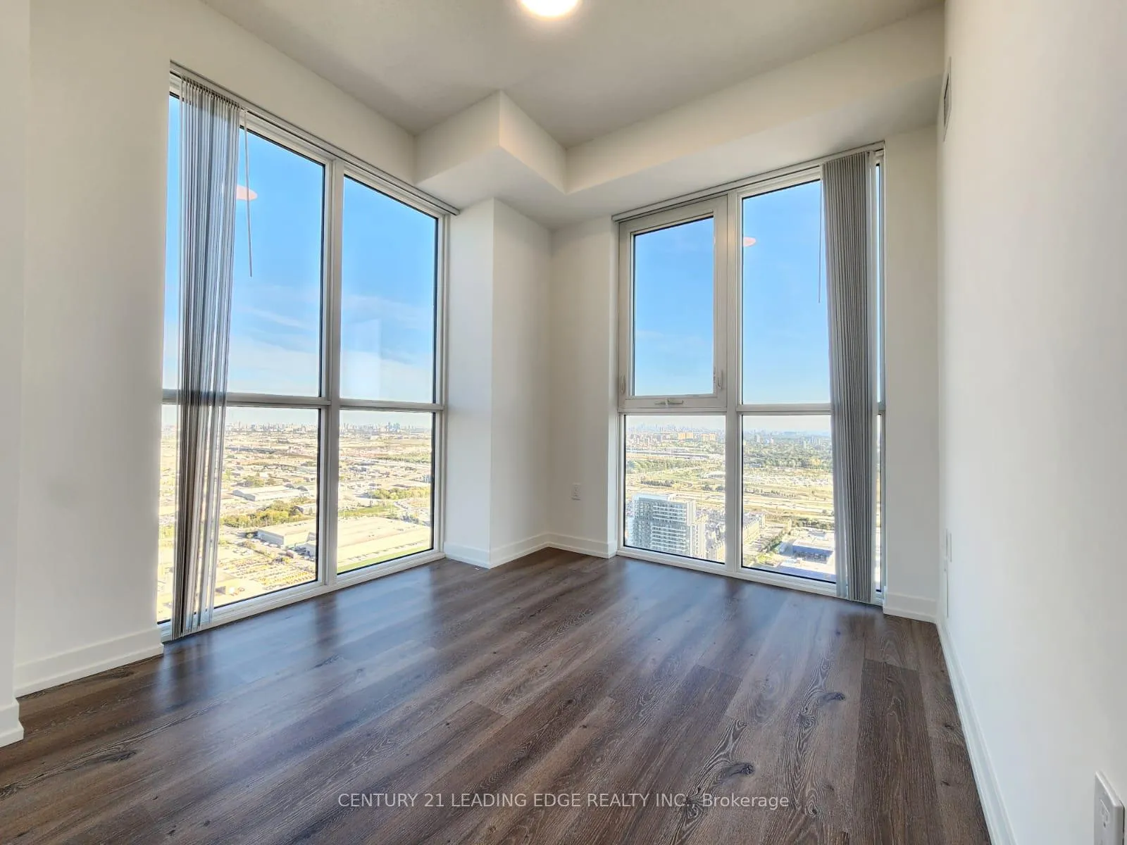 Photo 30 of Unit 4210, 28 Interchange Way, Vaughan, Vaughan Corporate Centre — HOMEH