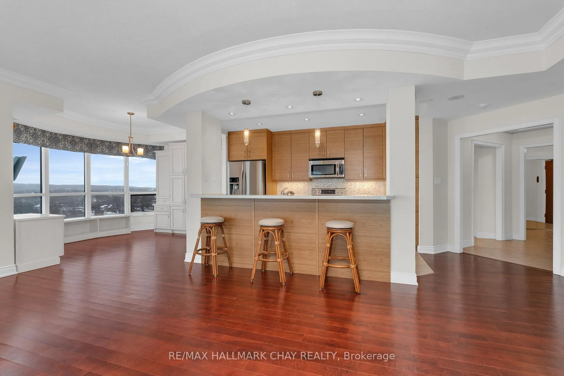 Photo 9 of Unit 1108, 37 Ellen Street, Barrie, City Centre — HOMEH