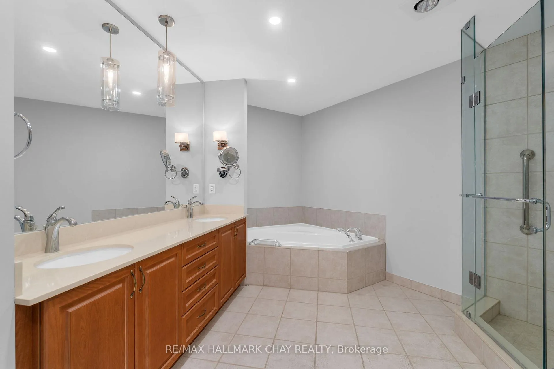 Photo 22 of Unit 1108, 37 Ellen Street, Barrie, City Centre — HOMEH