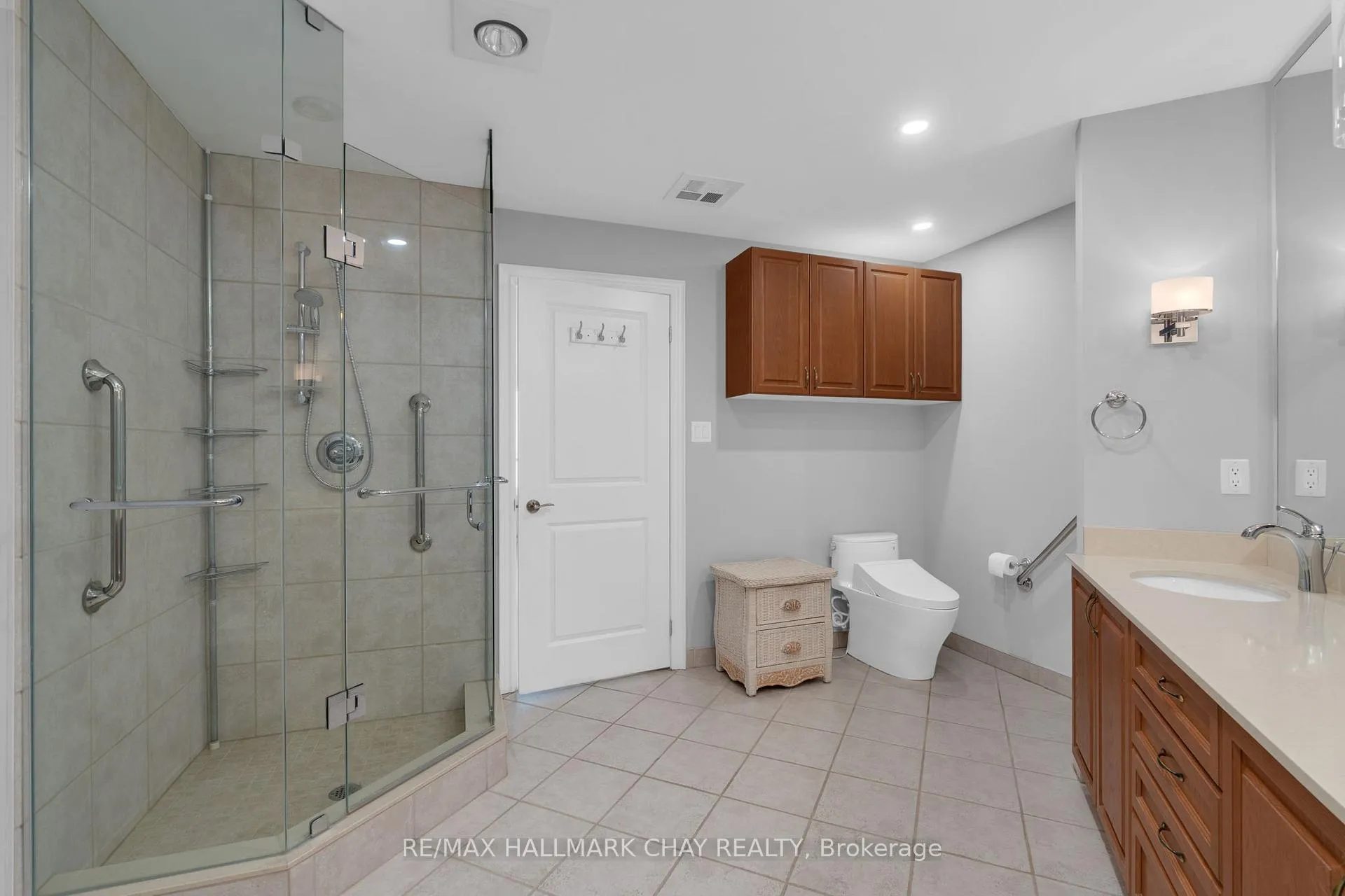 Photo 23 of Unit 1108, 37 Ellen Street, Barrie, City Centre — HOMEH