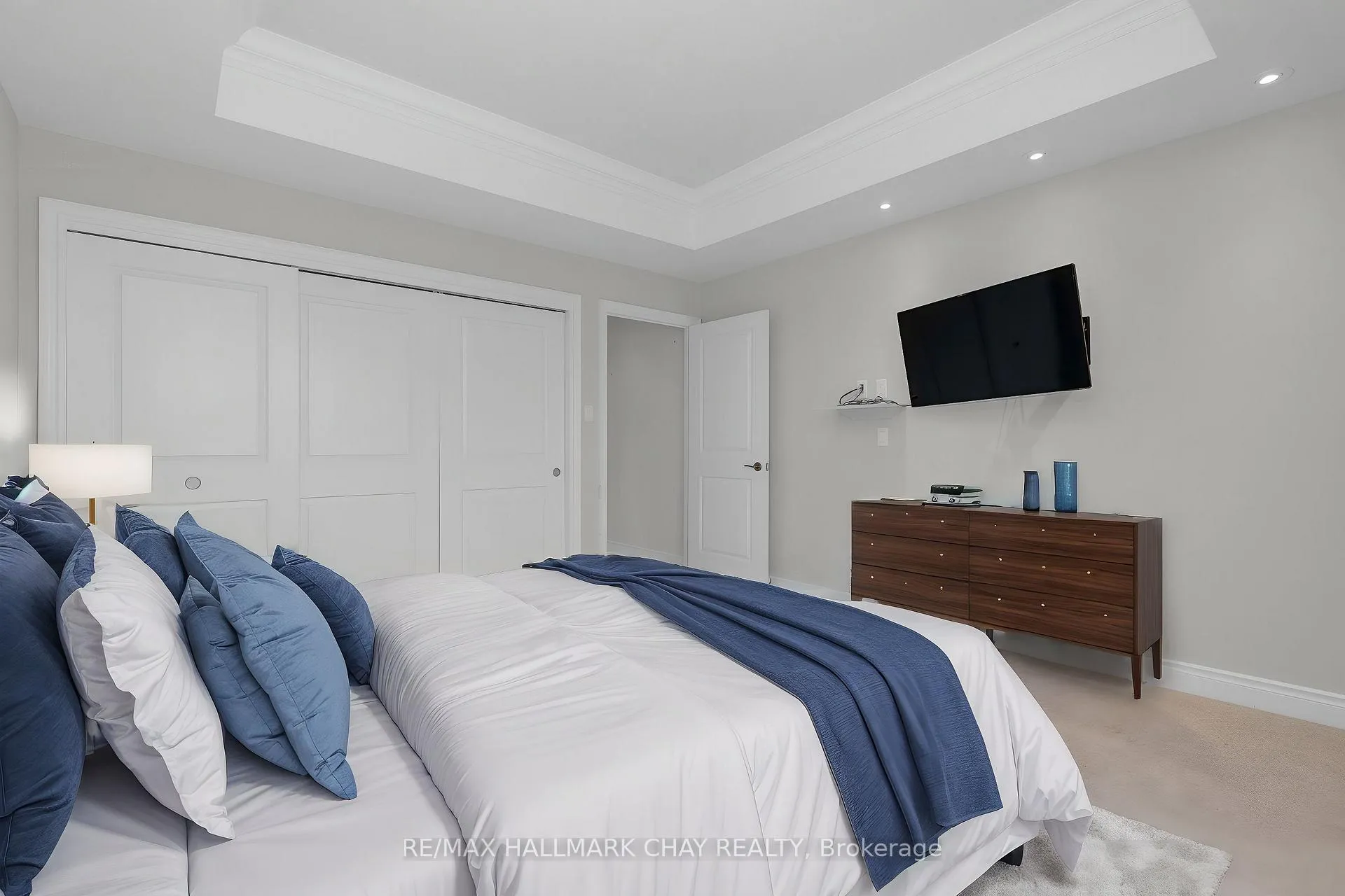 Photo 24 of Unit 1108, 37 Ellen Street, Barrie, City Centre — HOMEH