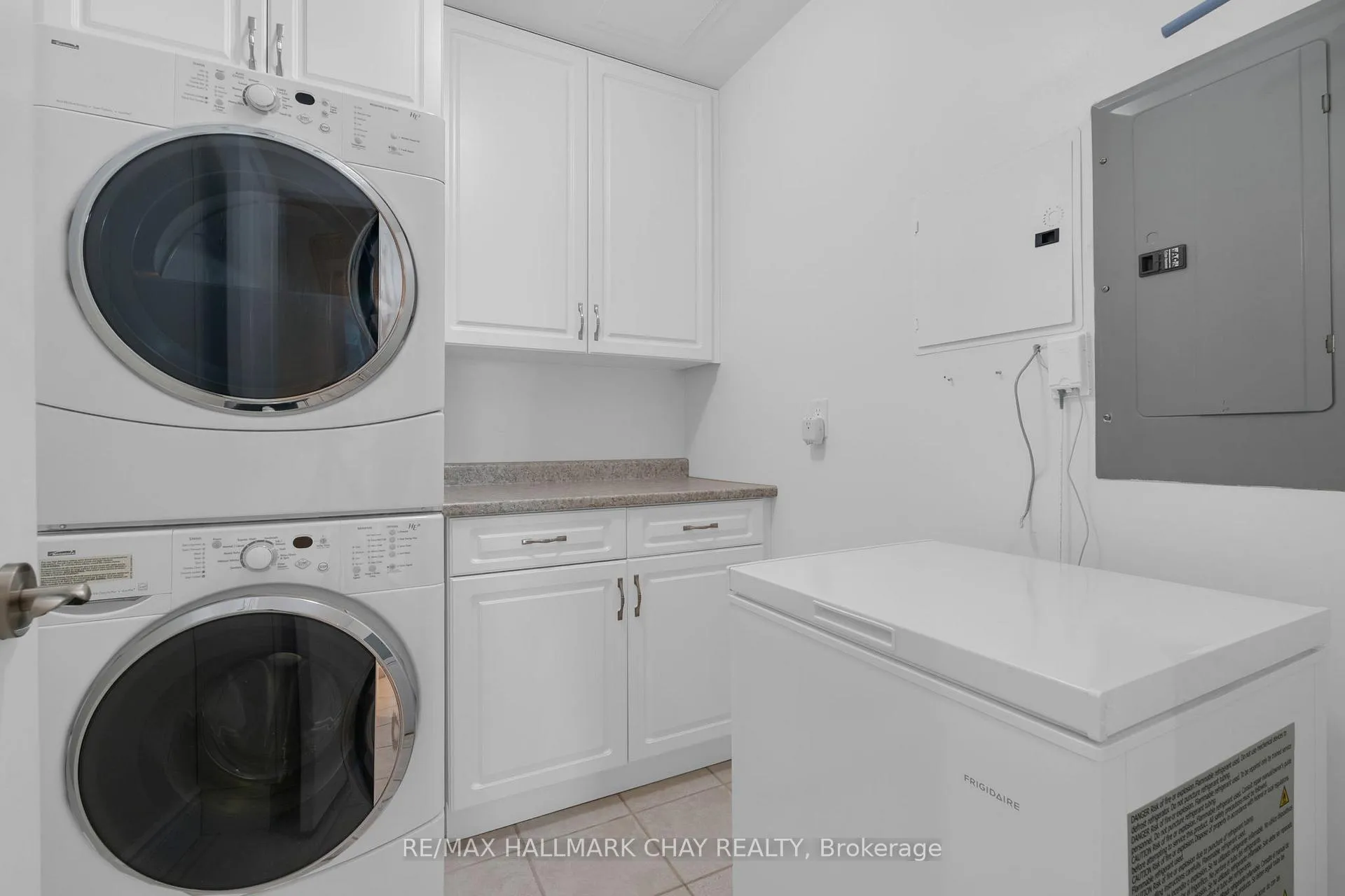 Photo 26 of Unit 1108, 37 Ellen Street, Barrie, City Centre — HOMEH