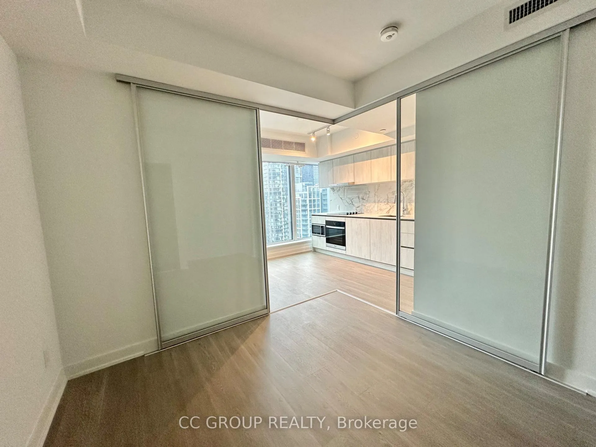 Photo 7 of Unit 2205, 8 Wellesley Street W, Toronto, Bay Street Corridor — HOMEH