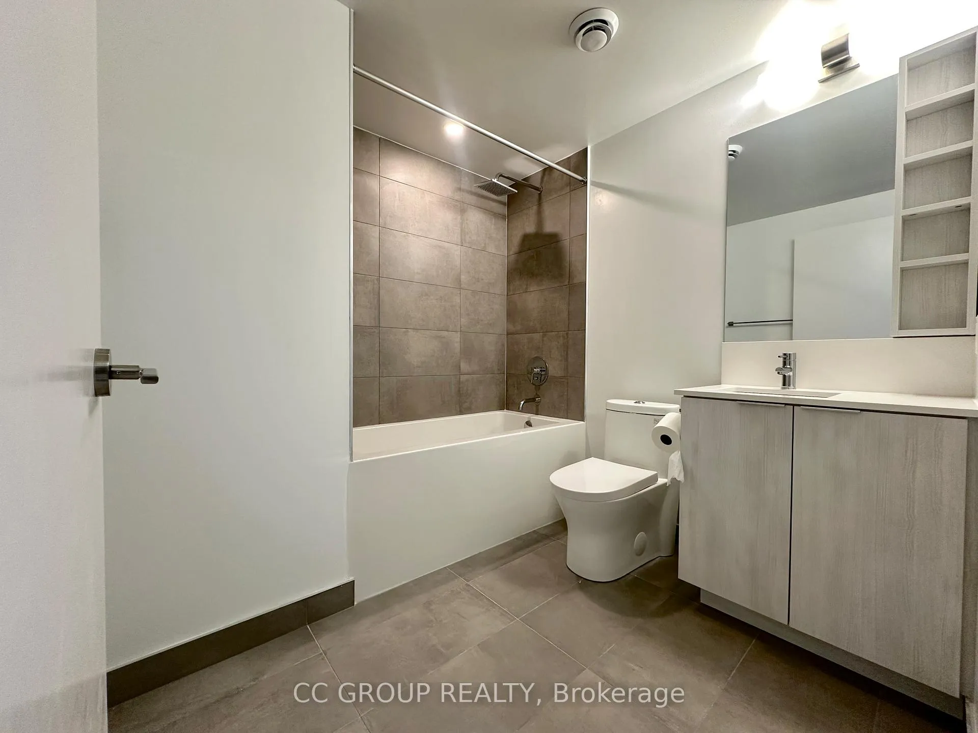 Photo 8 of Unit 2205, 8 Wellesley Street W, Toronto, Bay Street Corridor — HOMEH