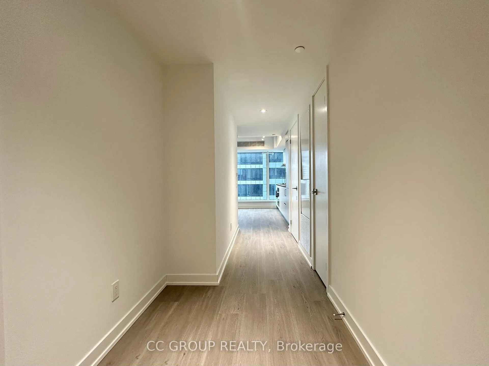 Photo 10 of Unit 2205, 8 Wellesley Street W, Toronto, Bay Street Corridor — HOMEH