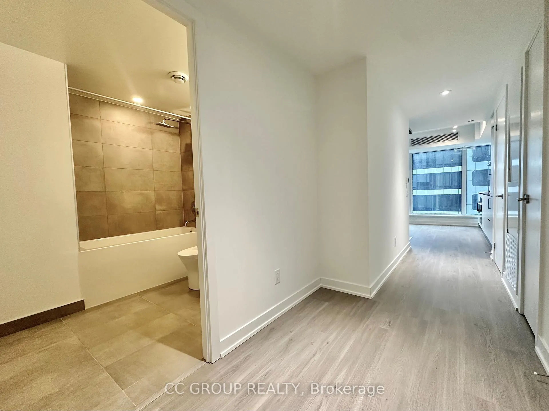 Photo 11 of Unit 2205, 8 Wellesley Street W, Toronto, Bay Street Corridor — HOMEH