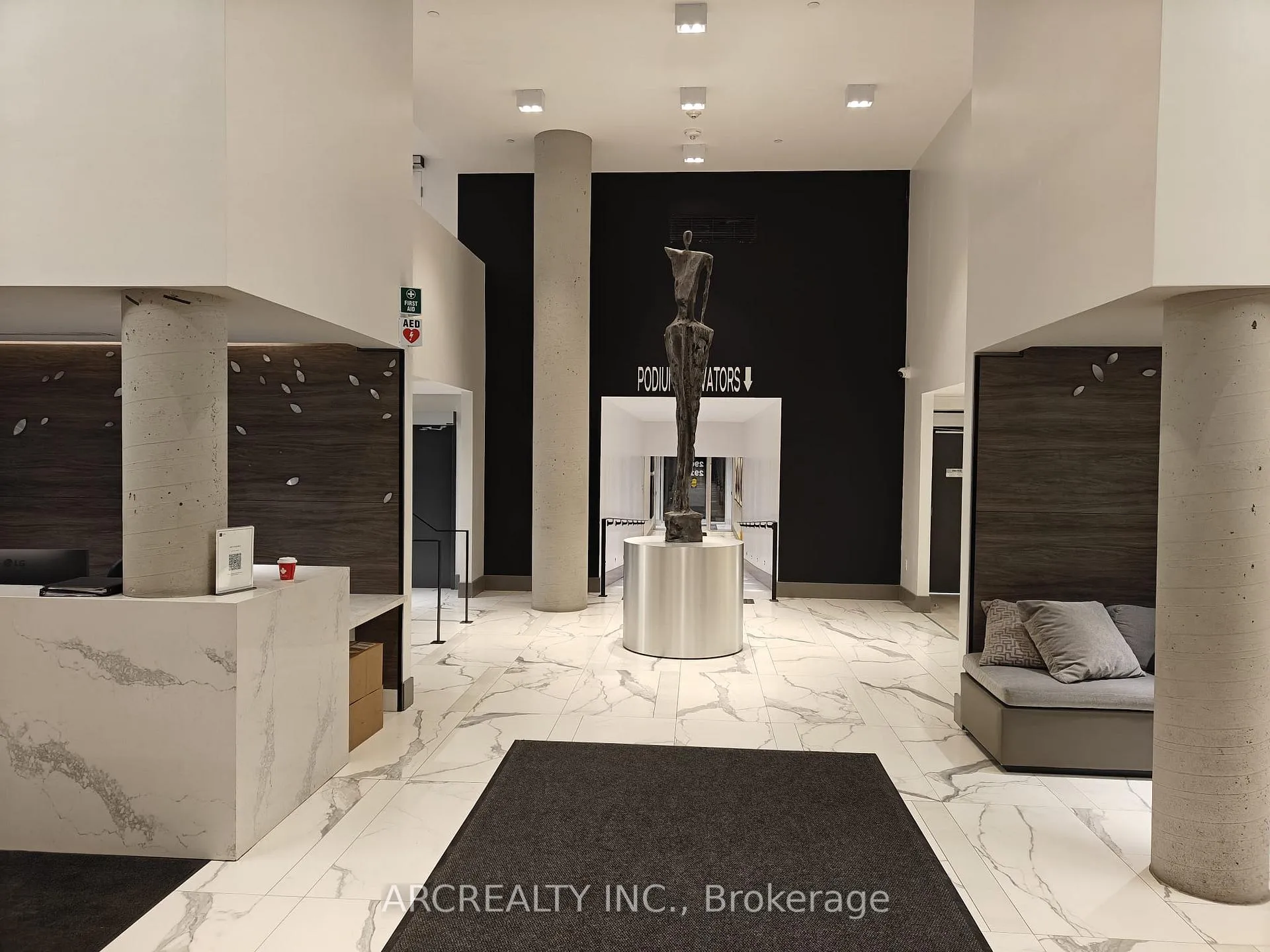 Photo 2 of Unit 427, 2908 Highway 7 E, Vaughan, Concord — HOMEH