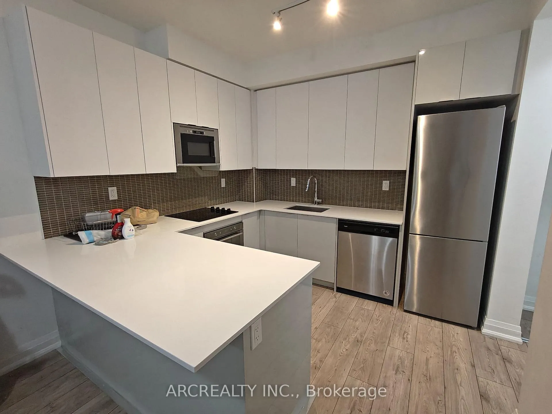 Photo 5 of Unit 427, 2908 Highway 7 E, Vaughan, Concord — HOMEH