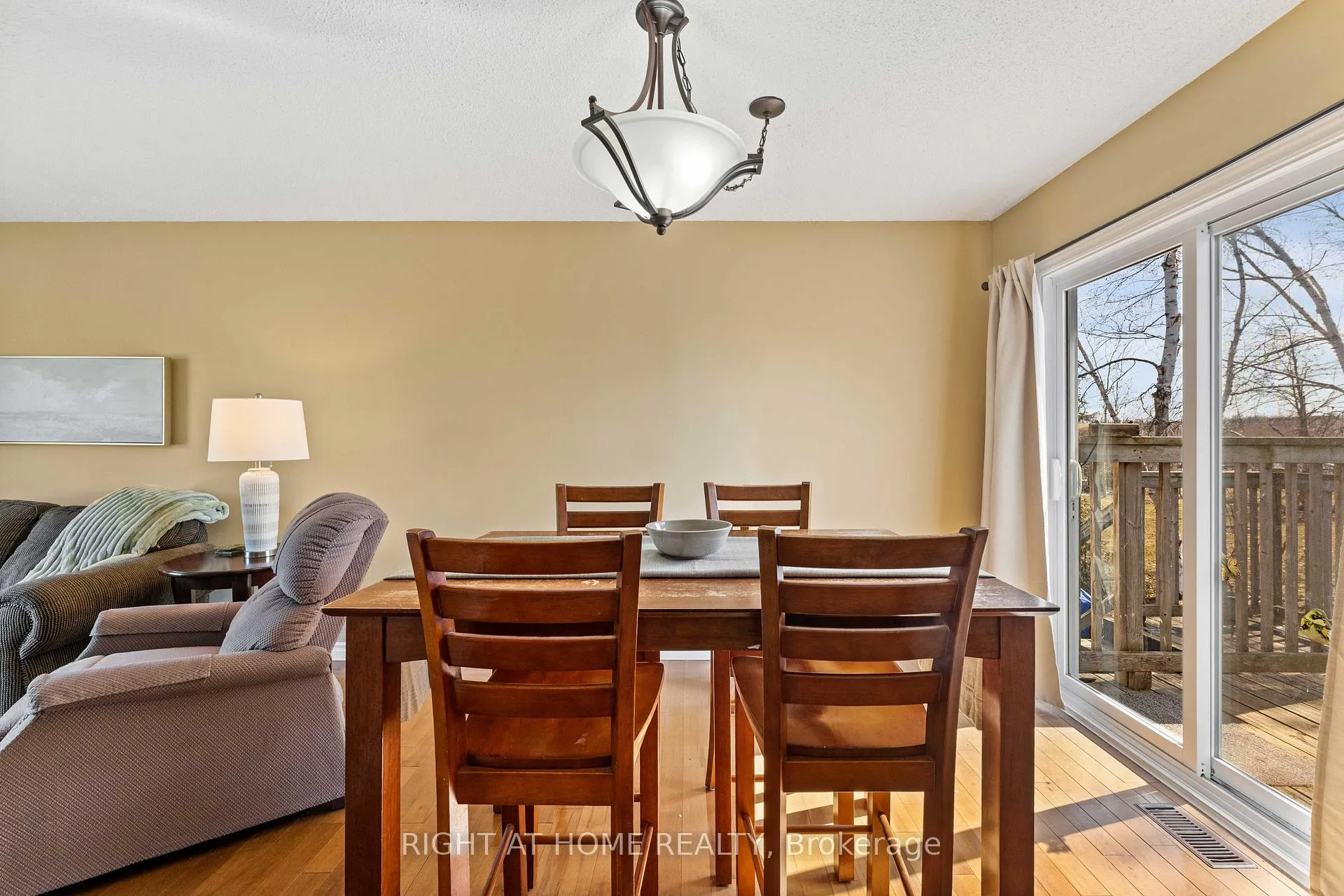 Photo 9 of 10 Preston Street, Oro-Medonte, Warminster — HOMEH