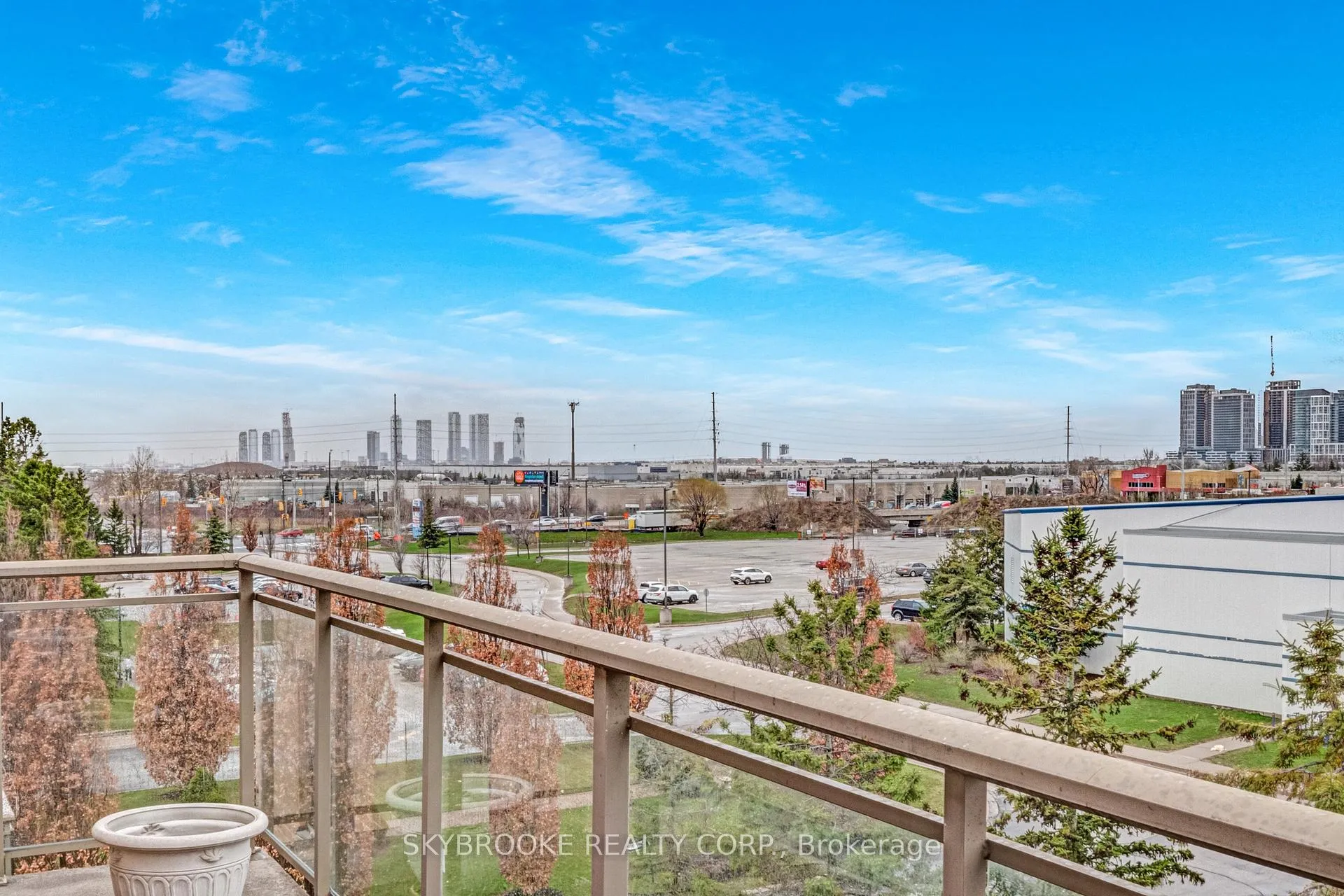Photo 17 of Unit 510, 2506 Rutherford Road, Vaughan, Maple — HOMEH