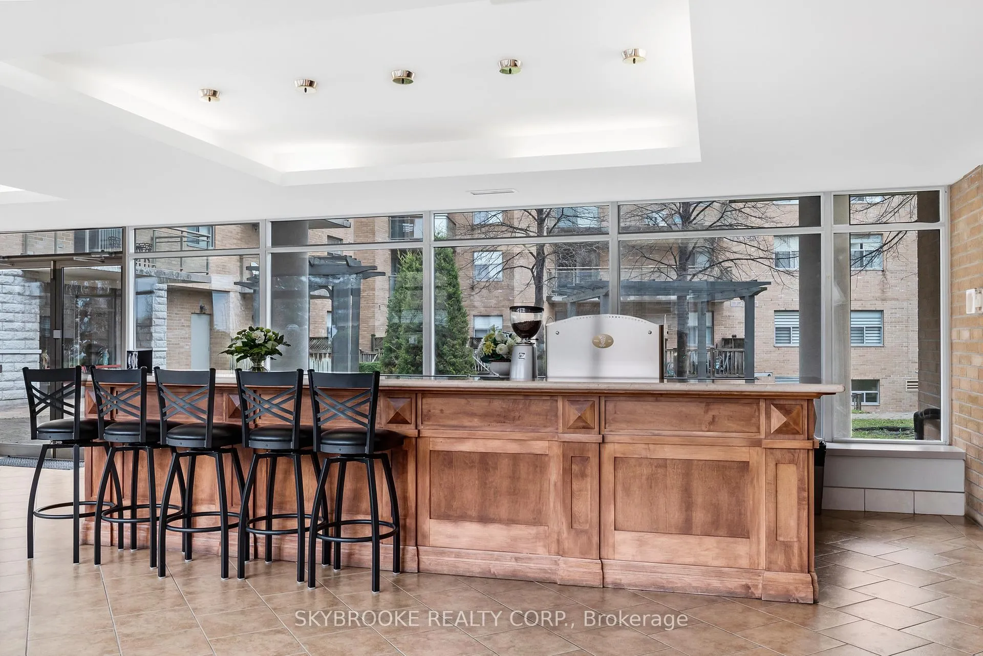 Photo 23 of Unit 510, 2506 Rutherford Road, Vaughan, Maple — HOMEH