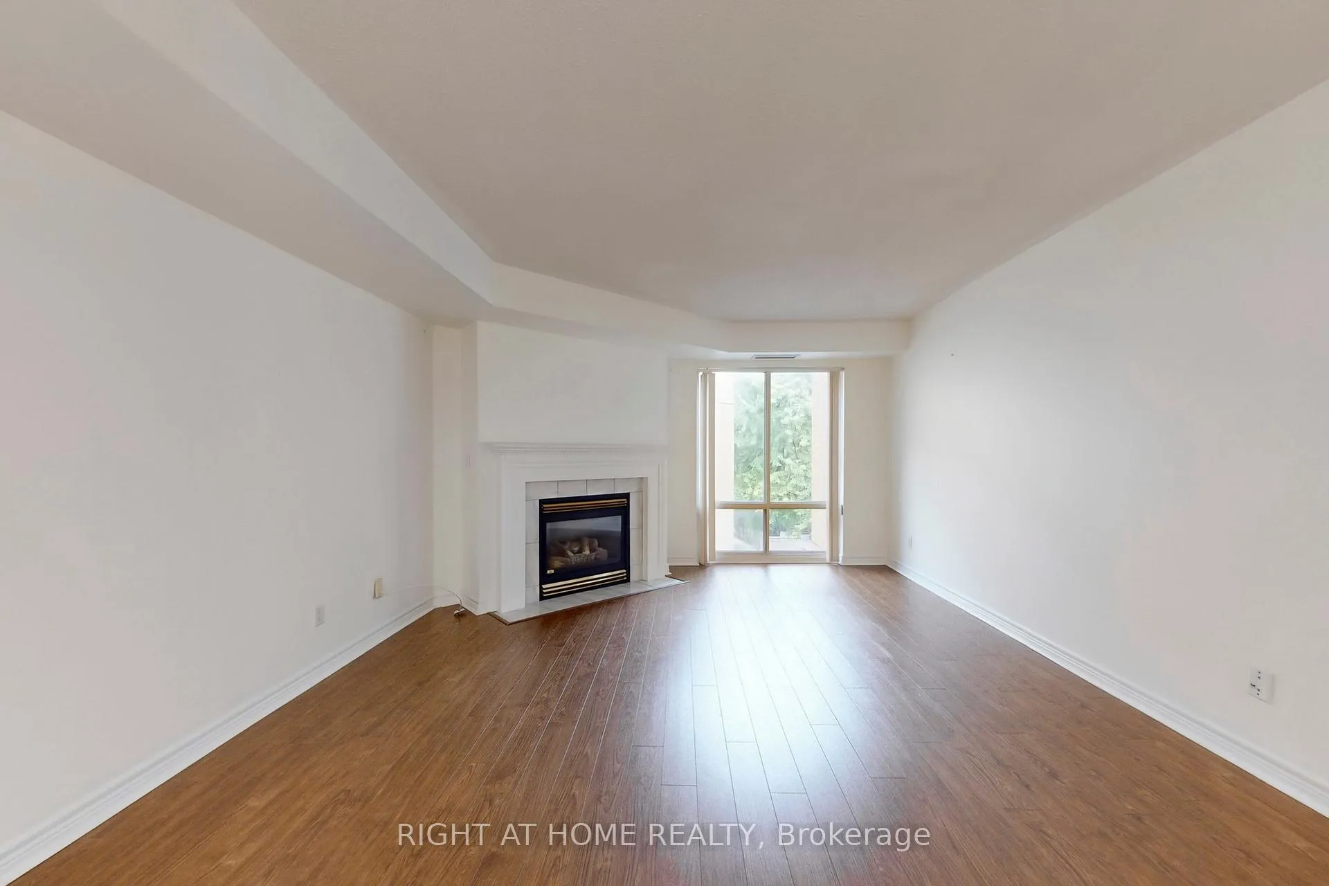 Photo 3 of Unit 310, 211 Randolph Road, Toronto, Leaside — HOMEH