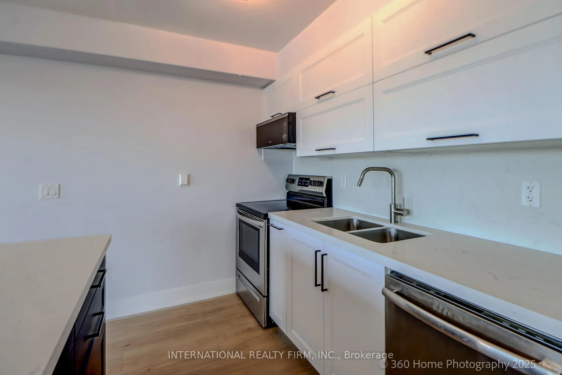 Photo 8 of Unit 2305, 80 Western Battery Road, Toronto, Niagara — HOMEH