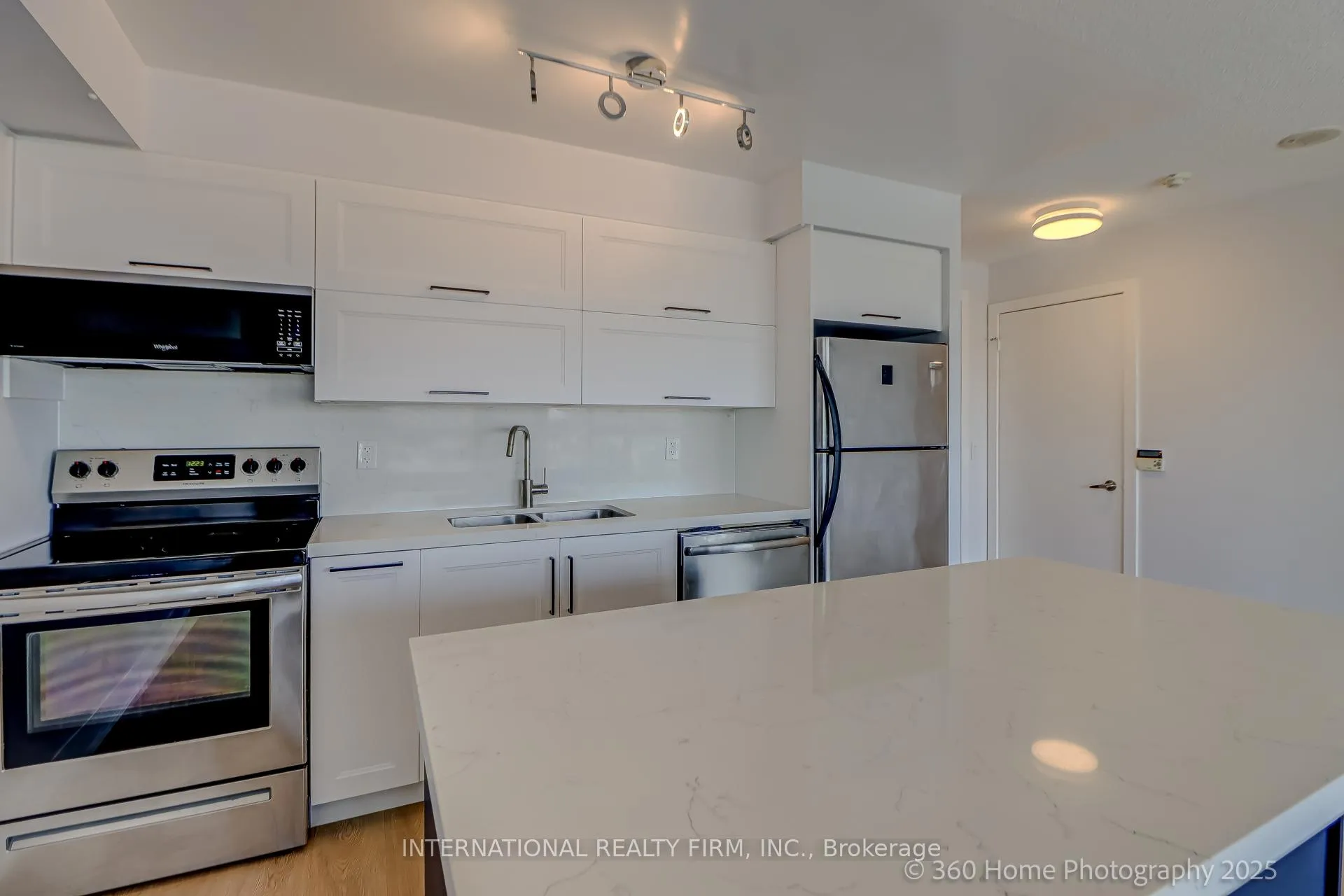Photo 9 of Unit 2305, 80 Western Battery Road, Toronto, Niagara — HOMEH