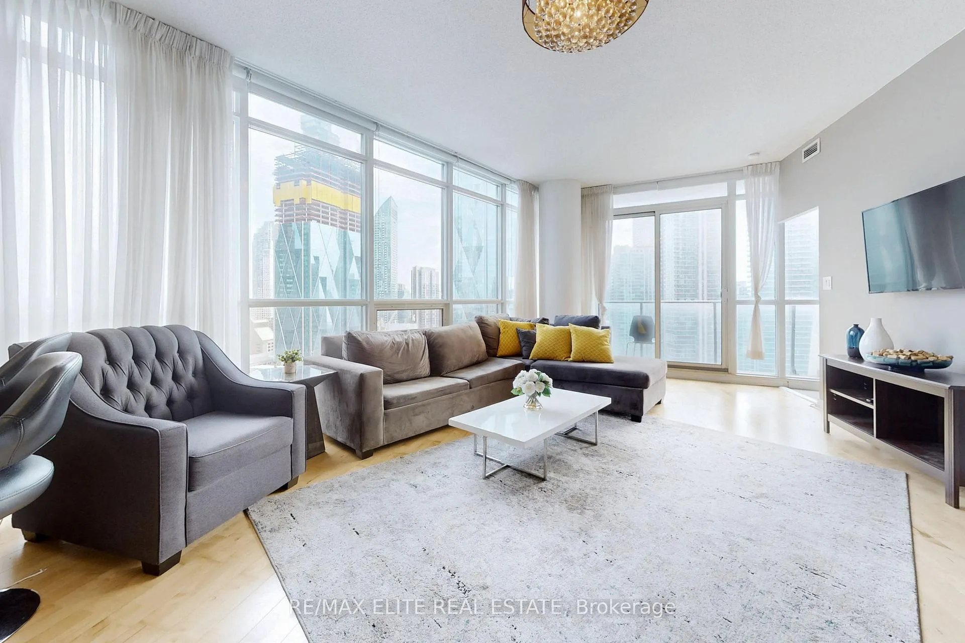 Photo 6 of Unit 2208, 65 Bremner Boulevard, Toronto, Waterfront Communities — HOMEH
