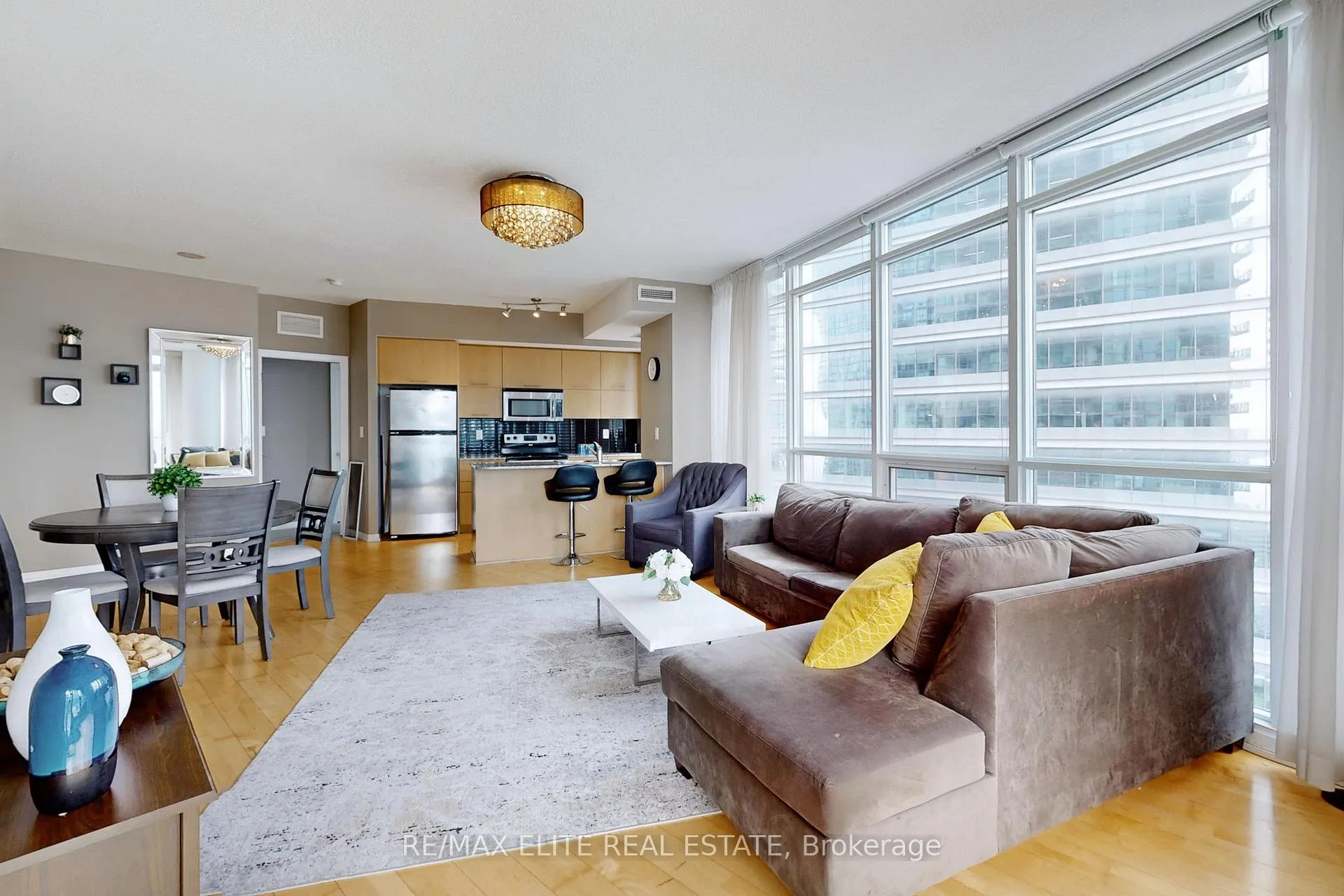 Photo 9 of Unit 2208, 65 Bremner Boulevard, Toronto, Waterfront Communities — HOMEH