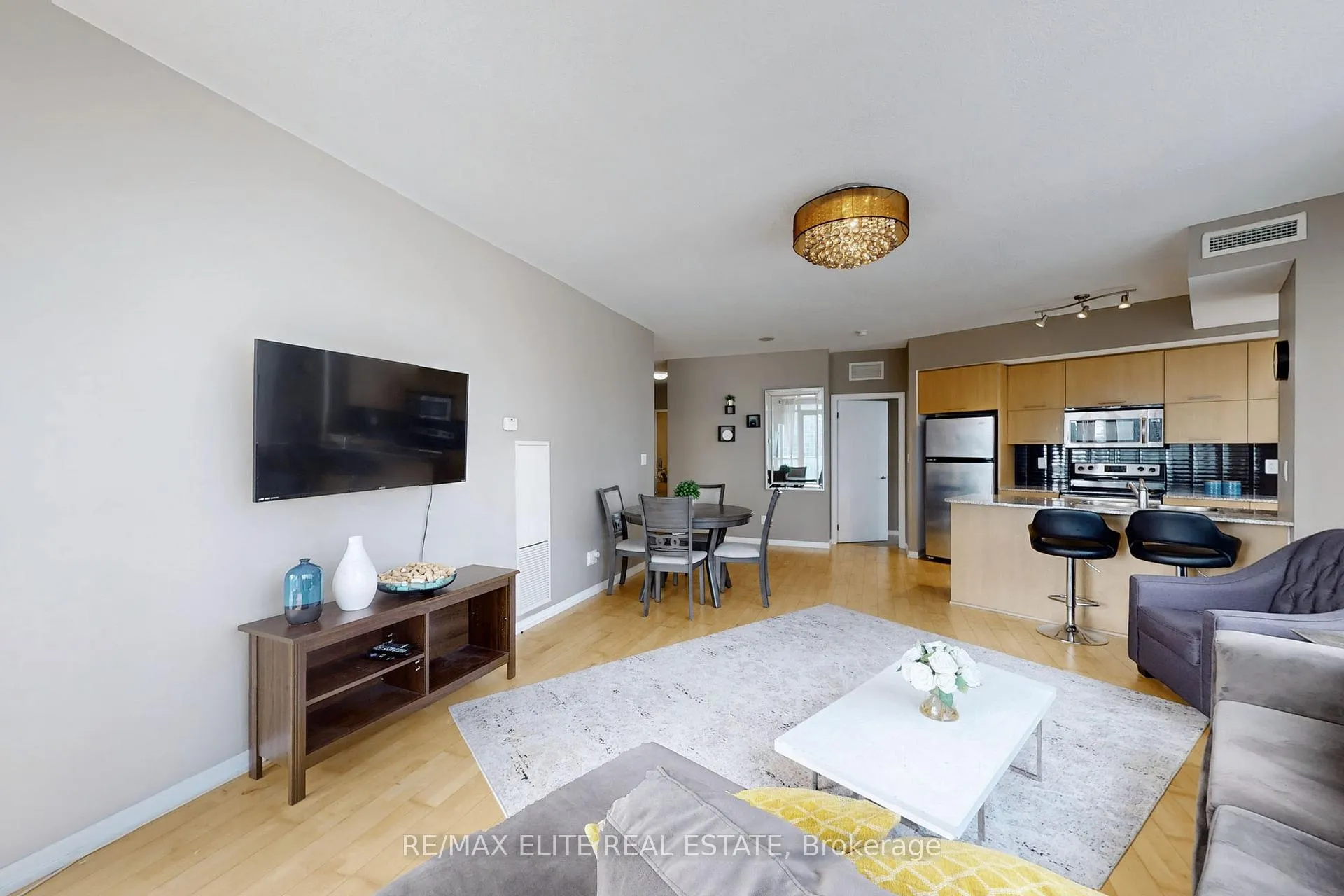 Photo 11 of Unit 2208, 65 Bremner Boulevard, Toronto, Waterfront Communities — HOMEH