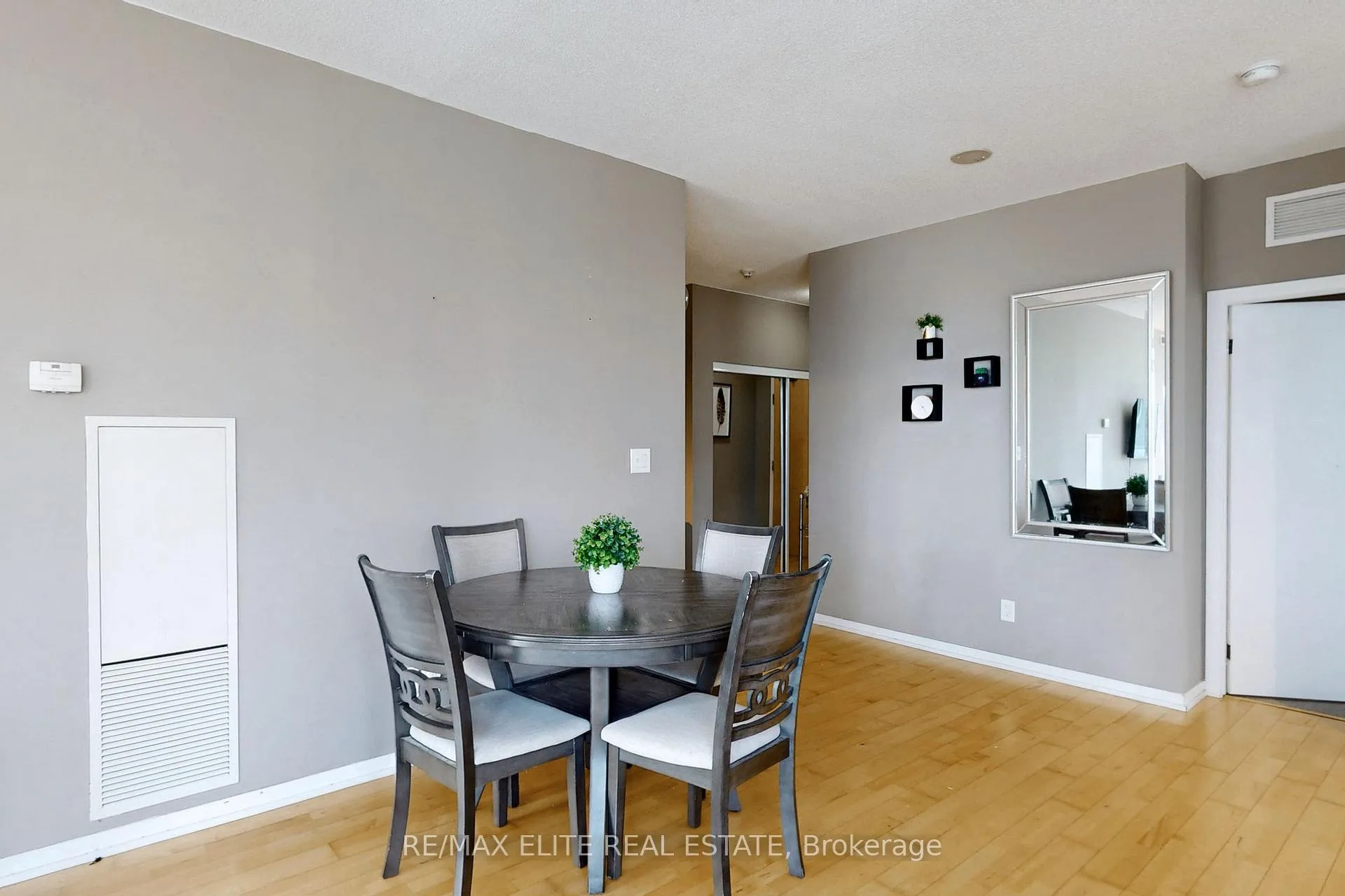 Photo 12 of Unit 2208, 65 Bremner Boulevard, Toronto, Waterfront Communities — HOMEH