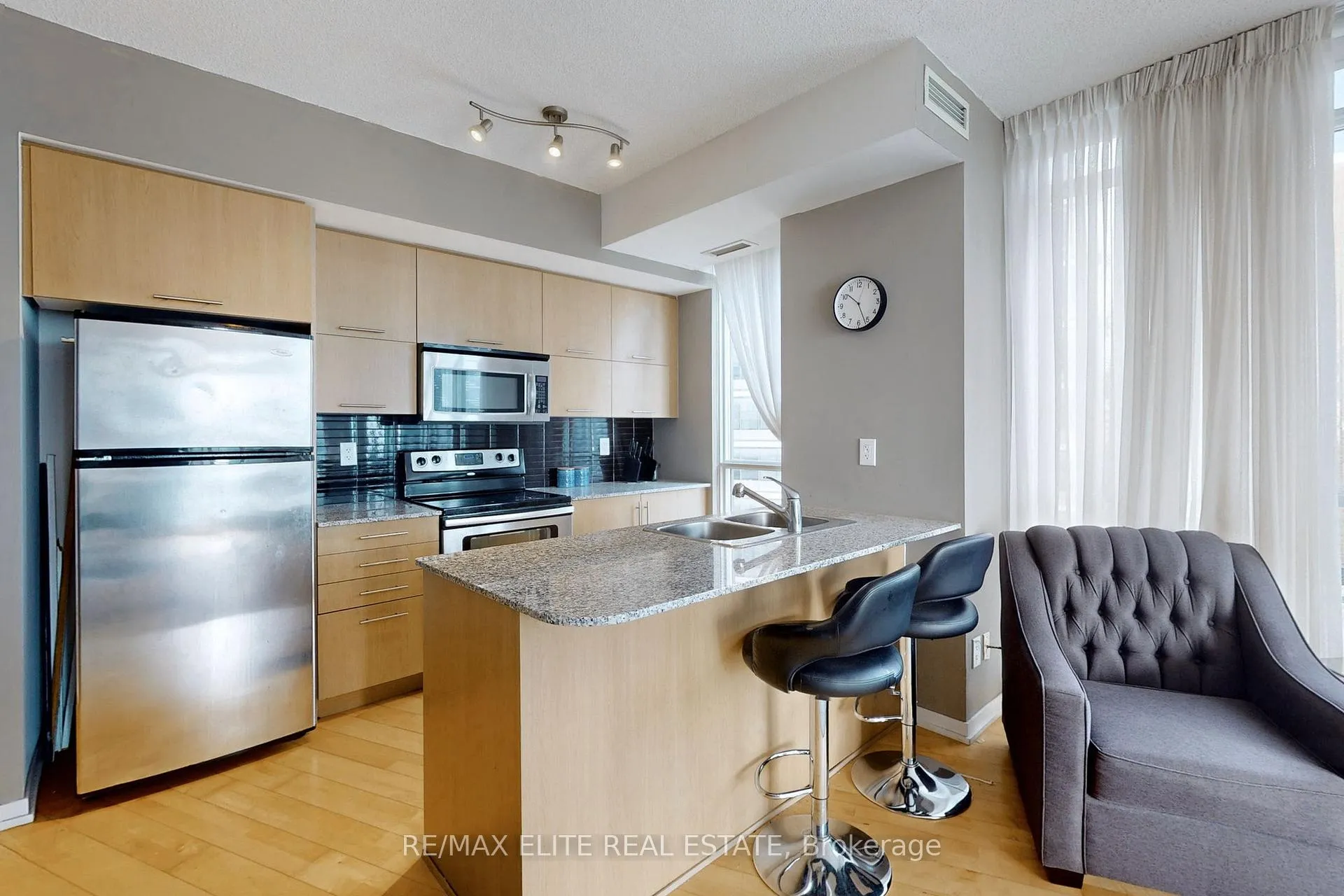 Photo 14 of Unit 2208, 65 Bremner Boulevard, Toronto, Waterfront Communities — HOMEH