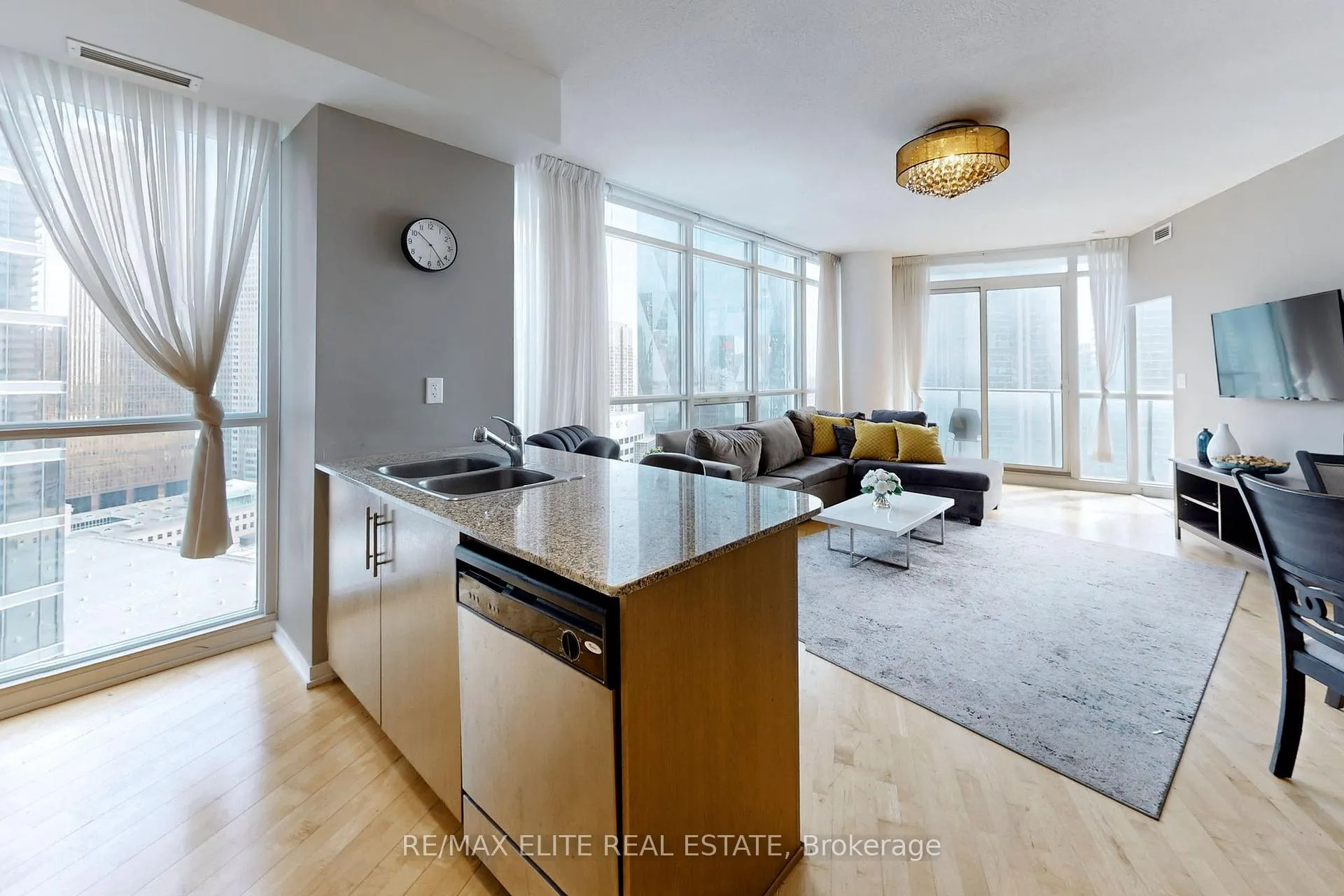 Photo 15 of Unit 2208, 65 Bremner Boulevard, Toronto, Waterfront Communities — HOMEH