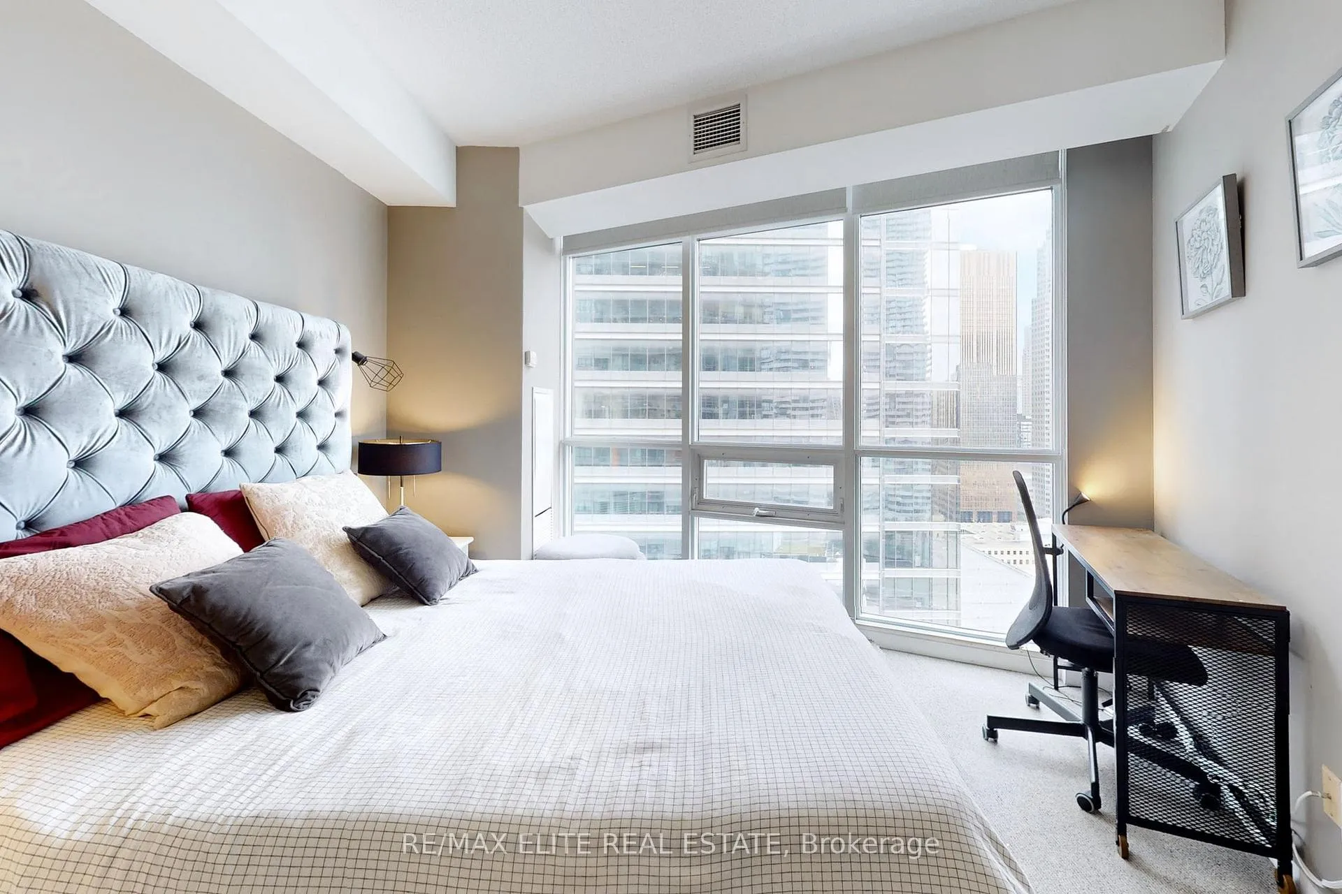 Photo 17 of Unit 2208, 65 Bremner Boulevard, Toronto, Waterfront Communities — HOMEH