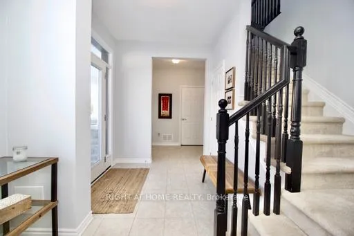 Photo 8 of 10 Caspian Row, Ottawa, Kanata - Emerald Meadows/Trailwest — HOMEH