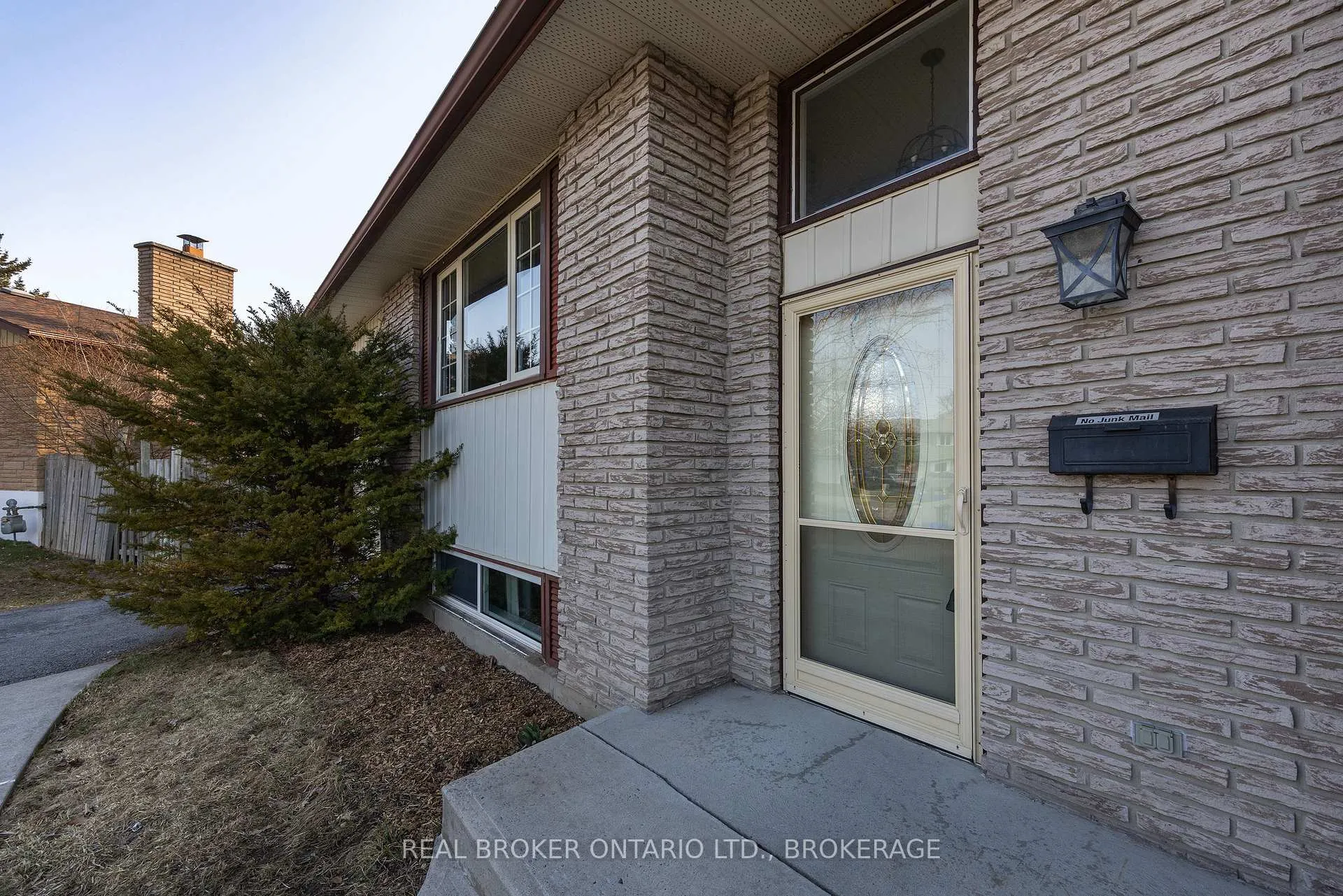 Photo 3 of 785 Canniff Place, Kingston, South of Taylor-Kidd Blvd — HOMEH