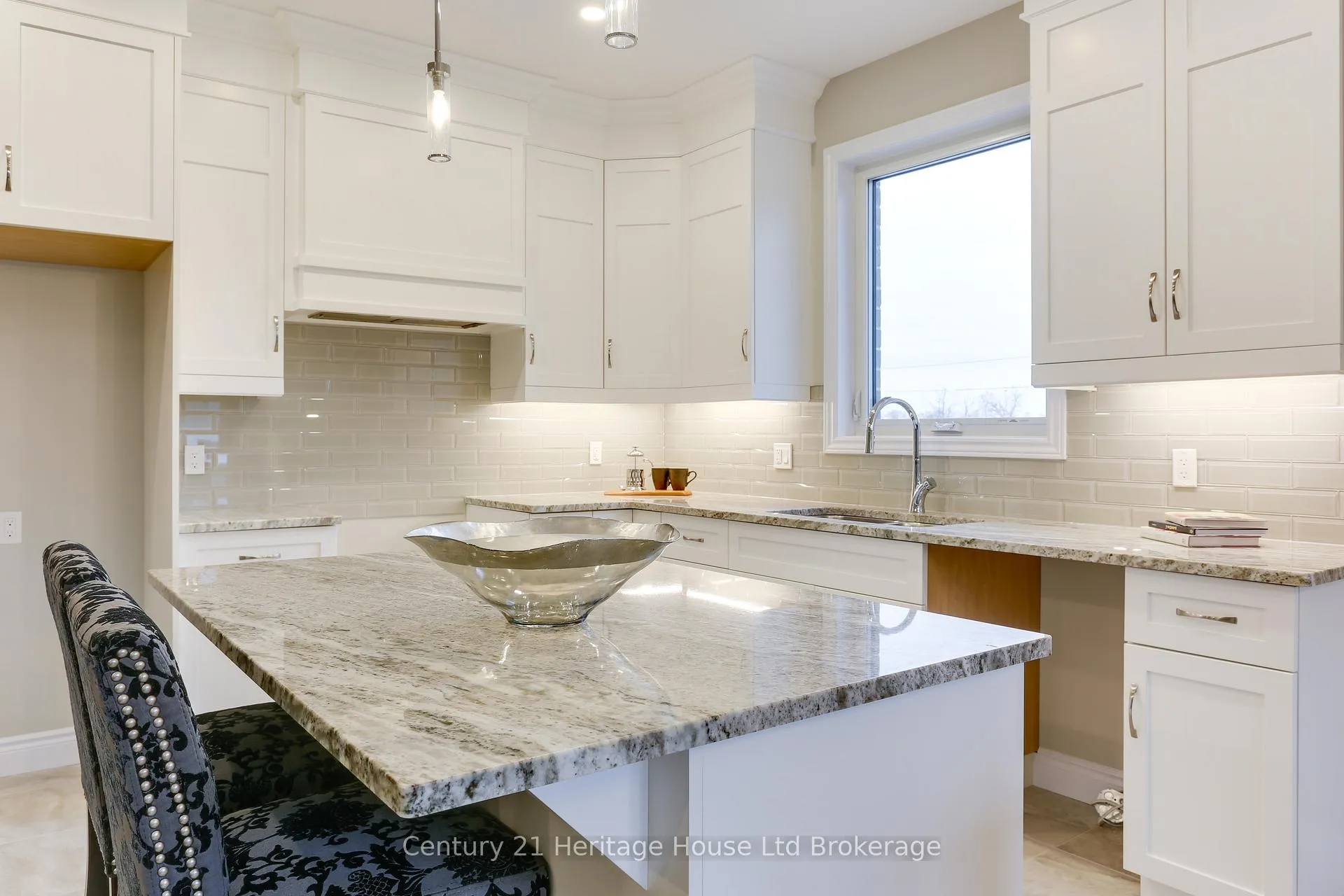 Photo 9 of 114 Beech Boulevard, Tillsonburg — HOMEH