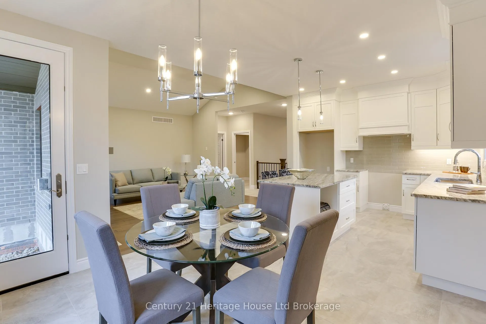 Photo 11 of 114 Beech Boulevard, Tillsonburg — HOMEH