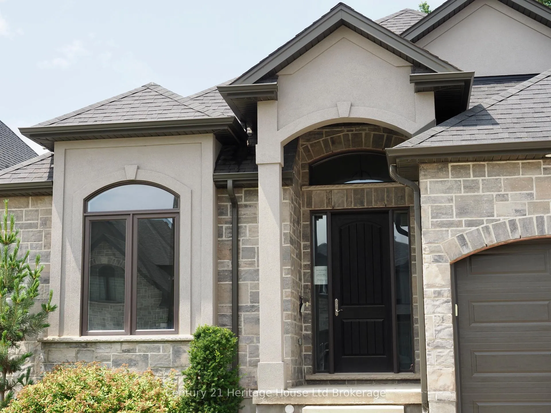 Photo 3 of 114 Beech Boulevard, Tillsonburg — HOMEH
