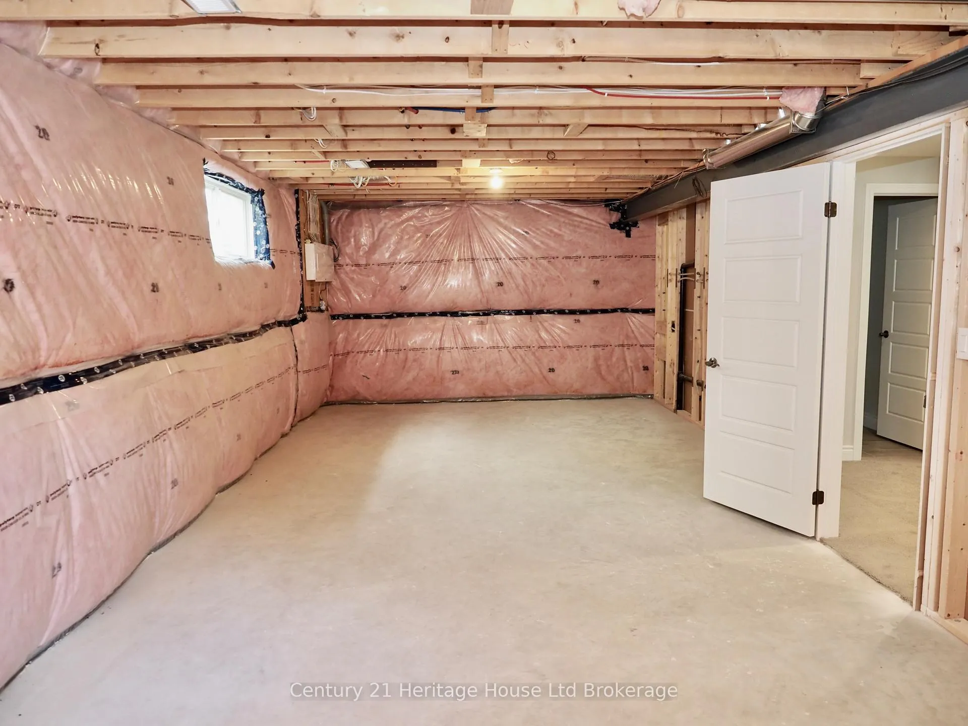 Photo 32 of 114 Beech Boulevard, Tillsonburg — HOMEH