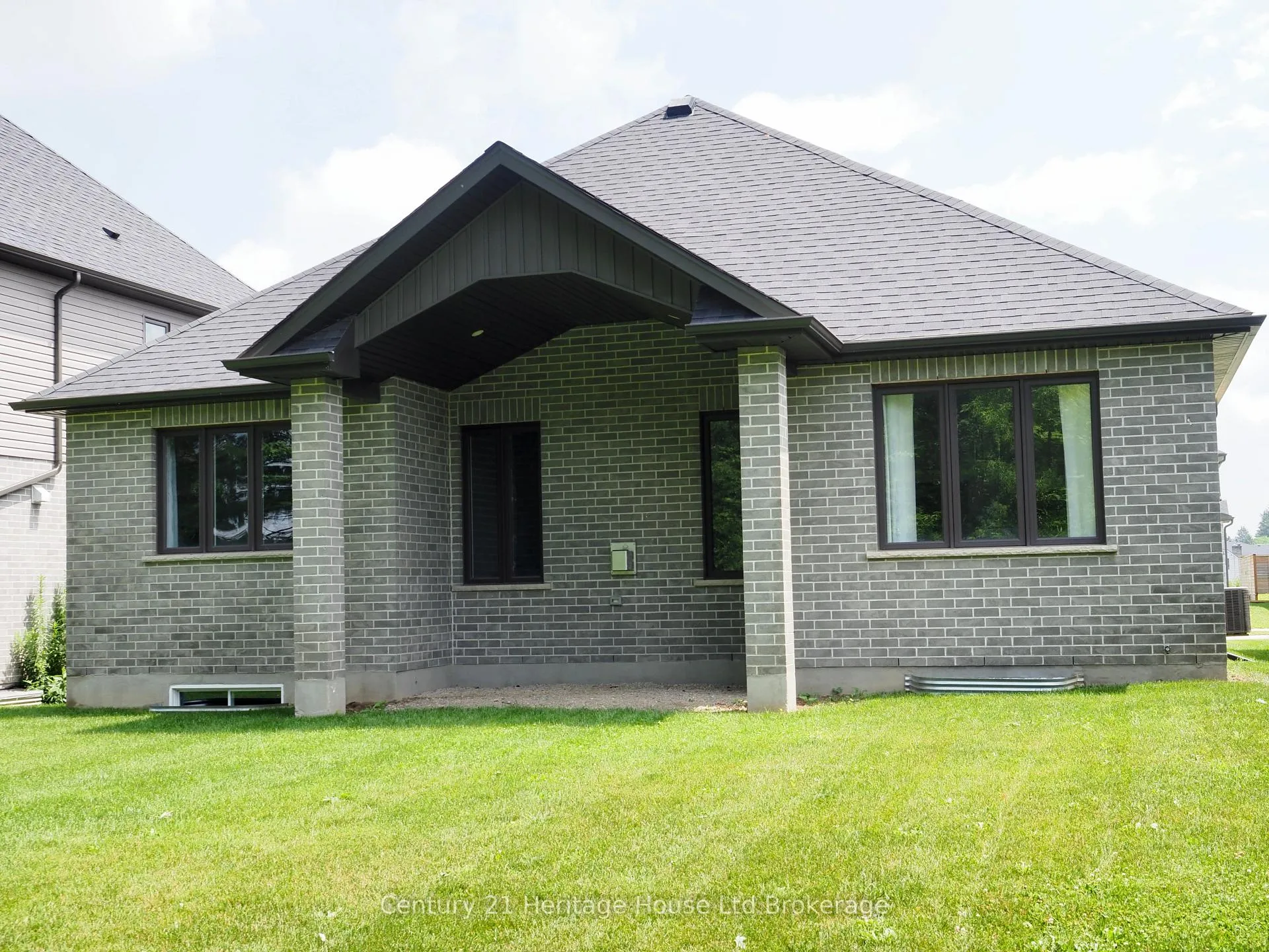 Photo 33 of 114 Beech Boulevard, Tillsonburg — HOMEH