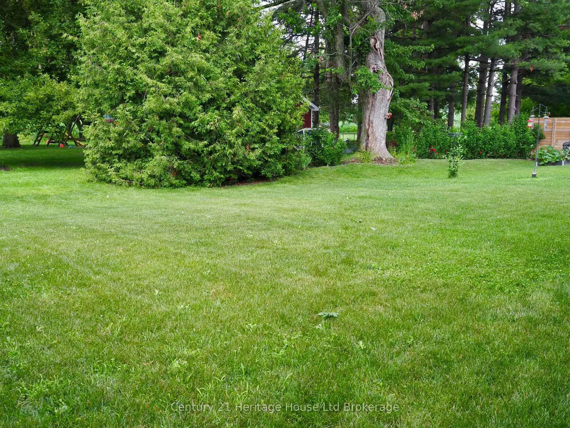 Photo 34 of 114 Beech Boulevard, Tillsonburg — HOMEH