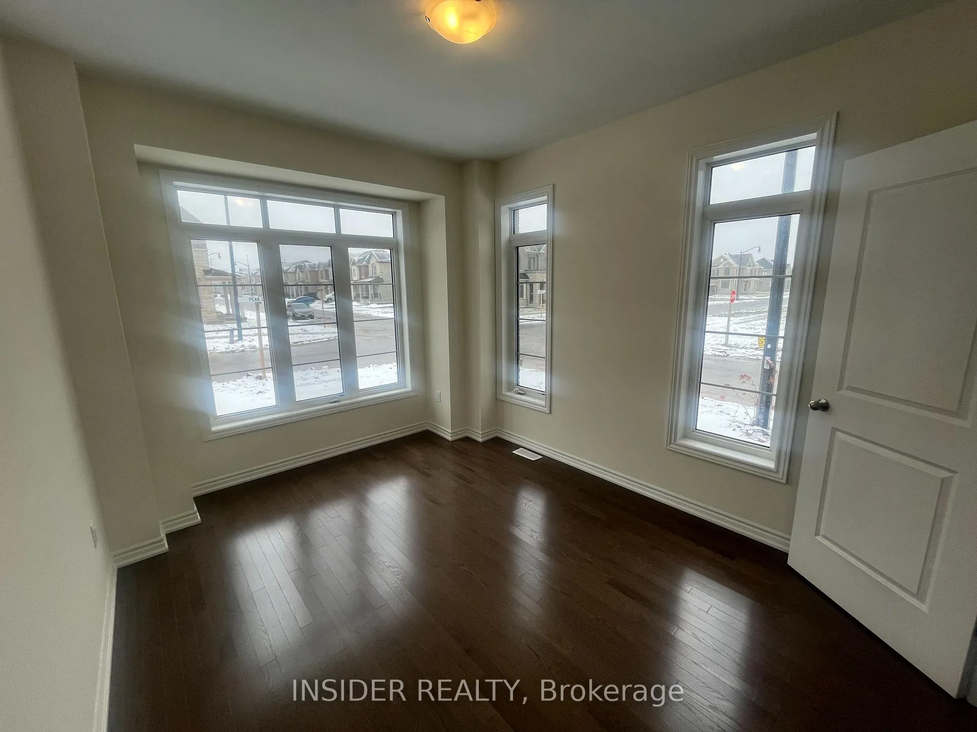 Photo 5 of 2 Fuller Street, Brampton, Credit Valley — HOMEH