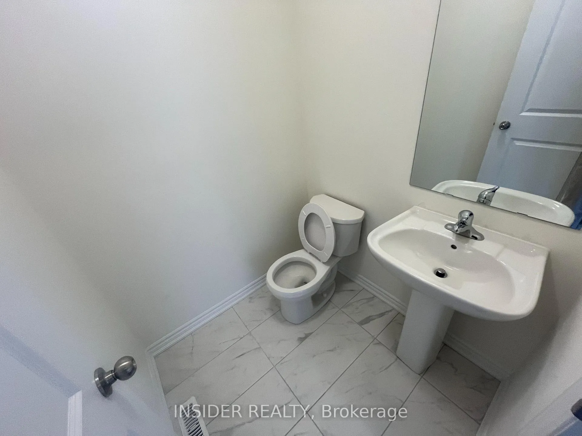 Photo 6 of 2 Fuller Street, Brampton, Credit Valley — HOMEH