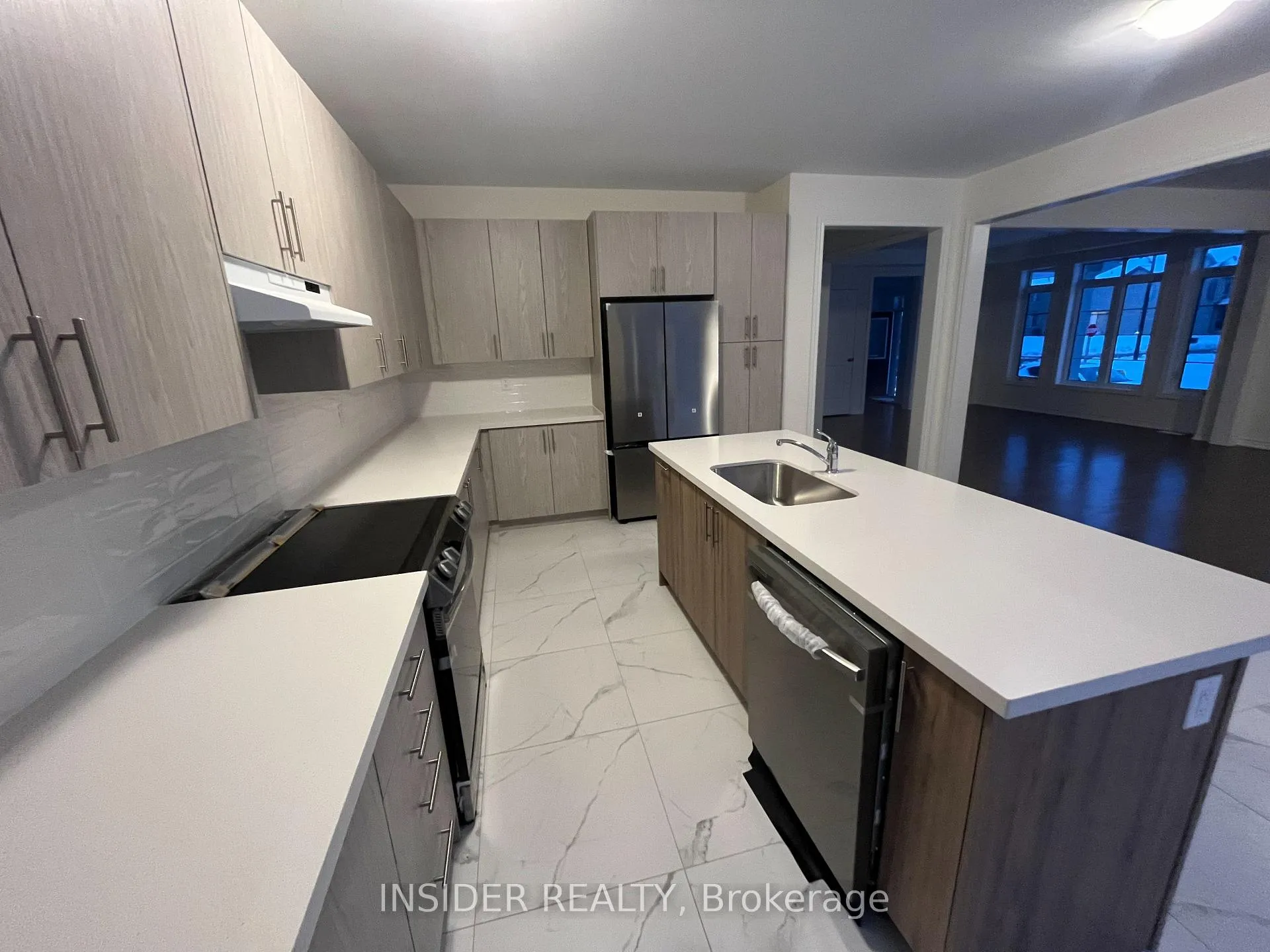 Photo 8 of 2 Fuller Street, Brampton, Credit Valley — HOMEH