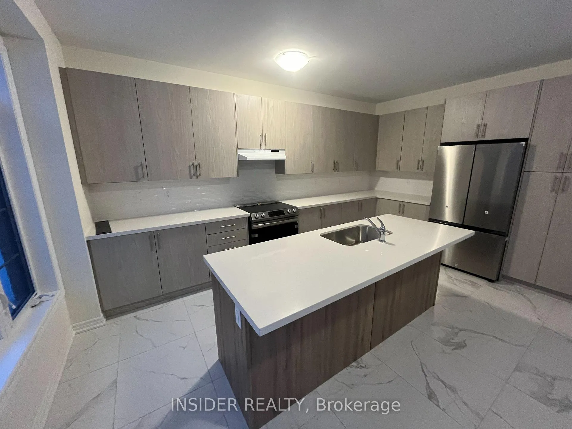 Photo 9 of 2 Fuller Street, Brampton, Credit Valley — HOMEH