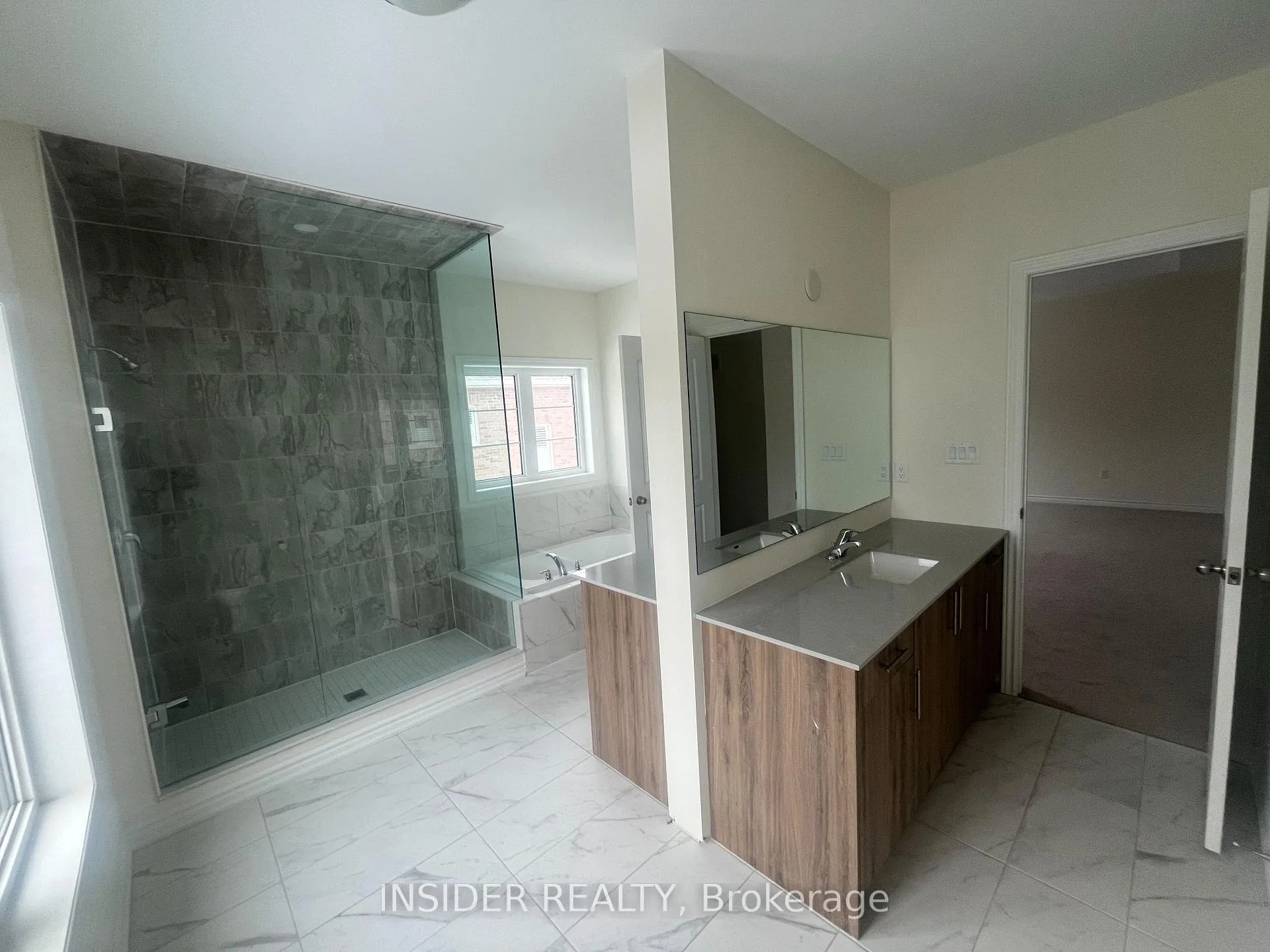 Photo 18 of 2 Fuller Street, Brampton, Credit Valley — HOMEH