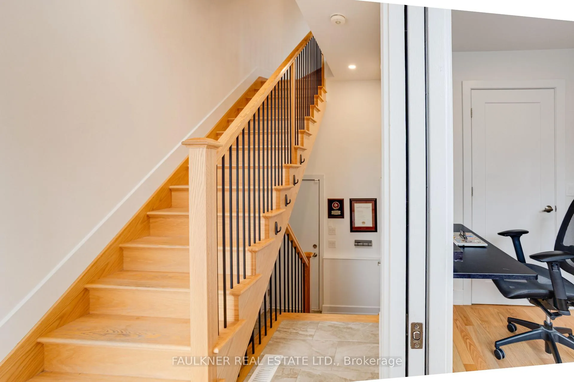 Photo 2 of 302 Riverdale Avenue, Ottawa, Old Ottawa South — HOMEH