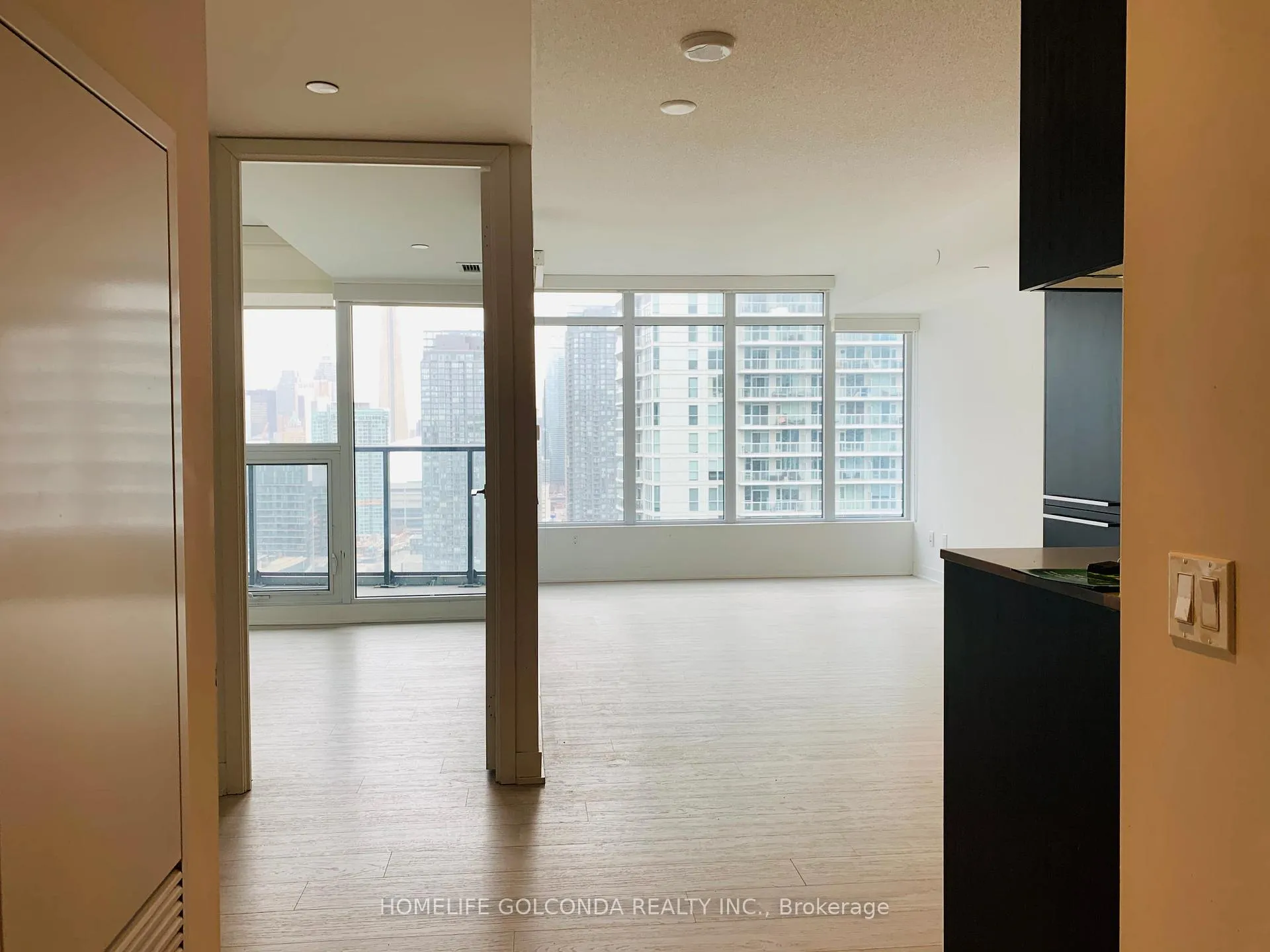 Photo 12 of Unit 3211, 70 Queens Wharf Road, Toronto, Waterfront Communities — HOMEH