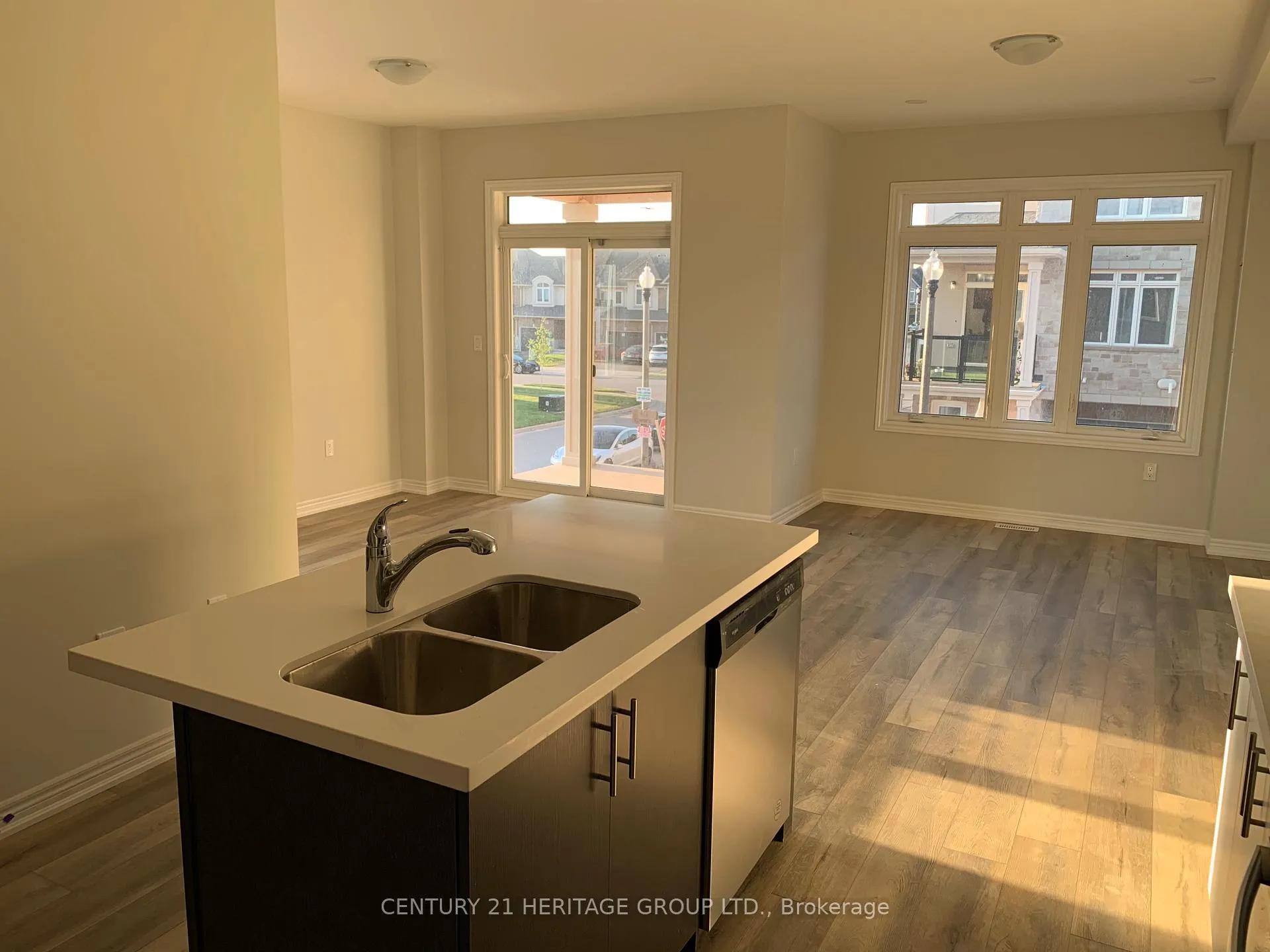 Photo 7 of Unit 46, 40 Zinfandel Drive, Hamilton, Winona — HOMEH