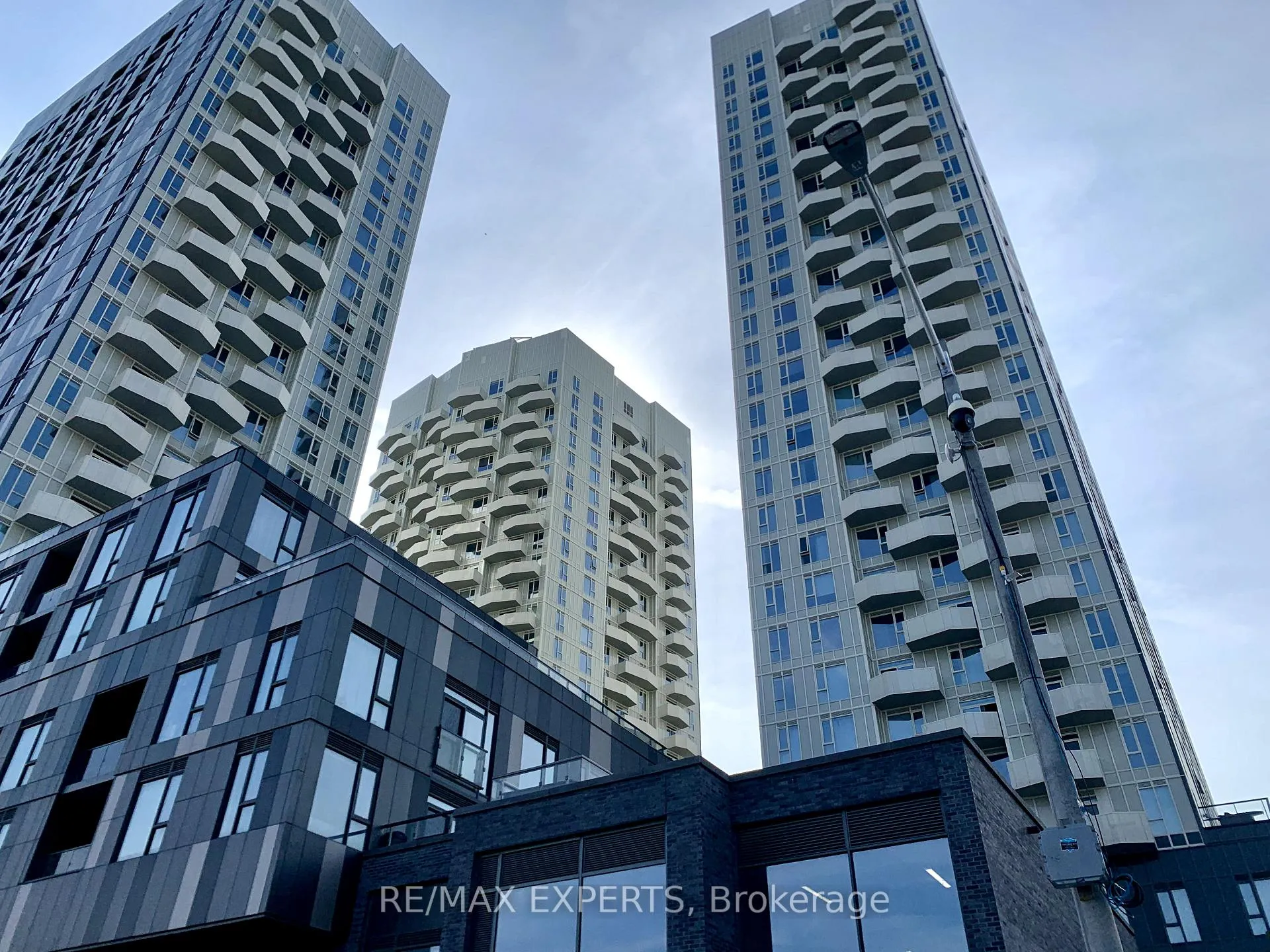 Front of Unit 2423, 498 Caldari Road