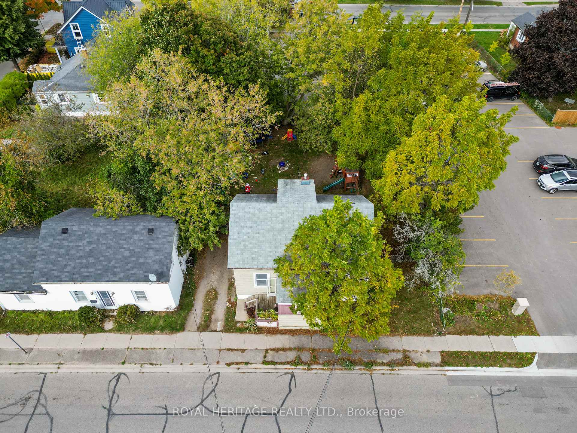 Photo 3 of 142 Orr Street, Cobourg — HOMEH